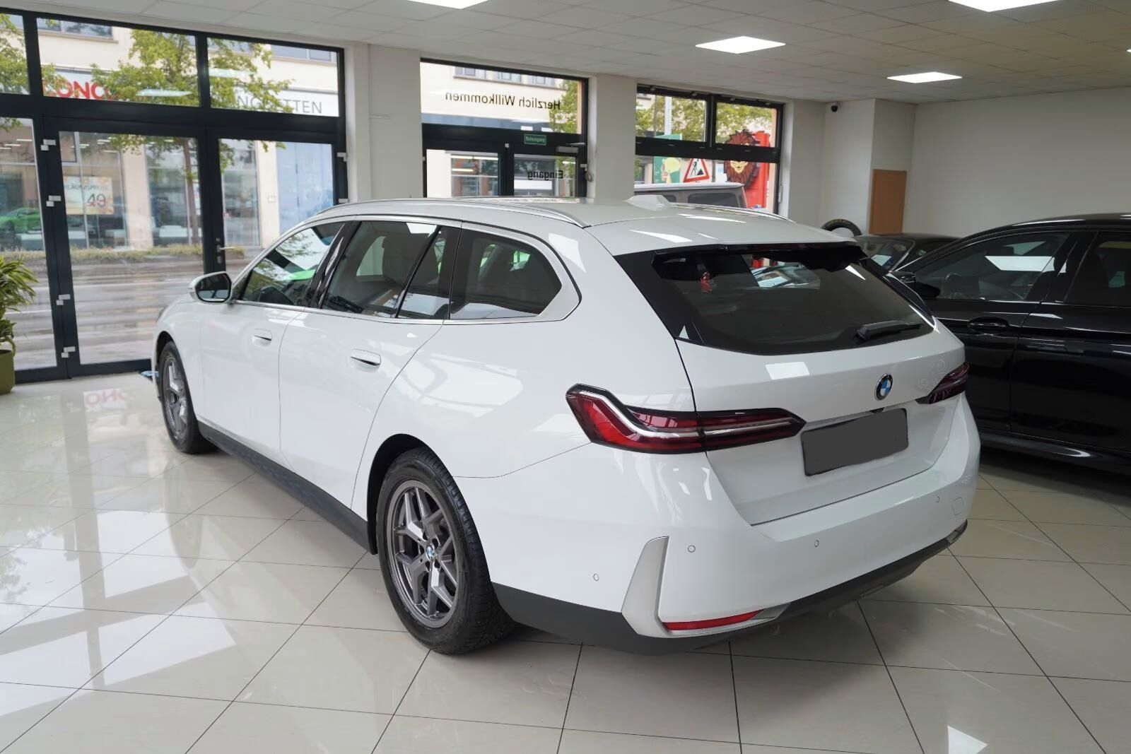 BMW Řada 5, 520 d Touring *Kůže*Kamera* - fotka 2