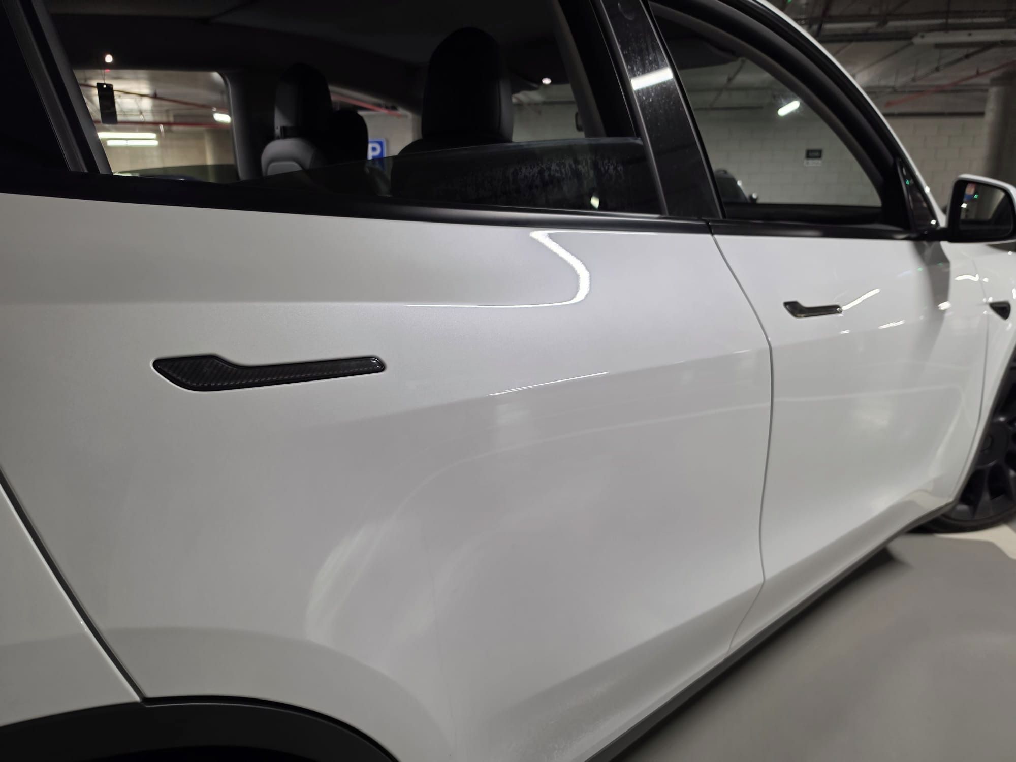 Tesla Model Y, LR_AWD/91%/Tažné/Perf look - fotka 3