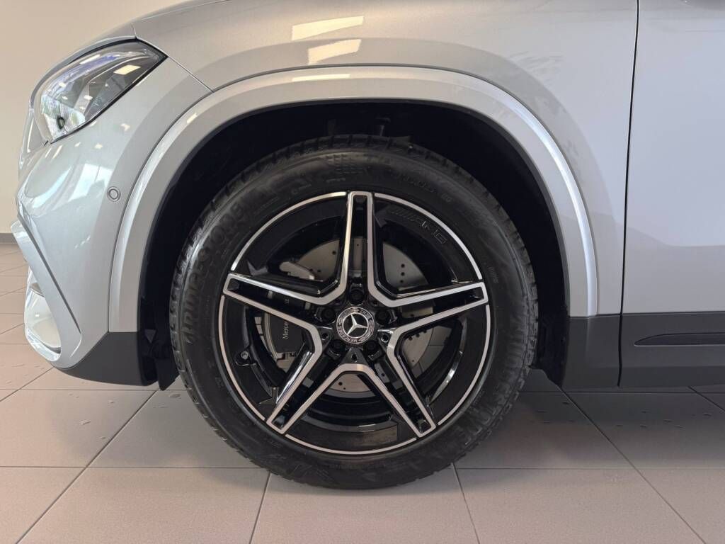 Mercedes-Benz GLA, 200 d 4M - fotka 5