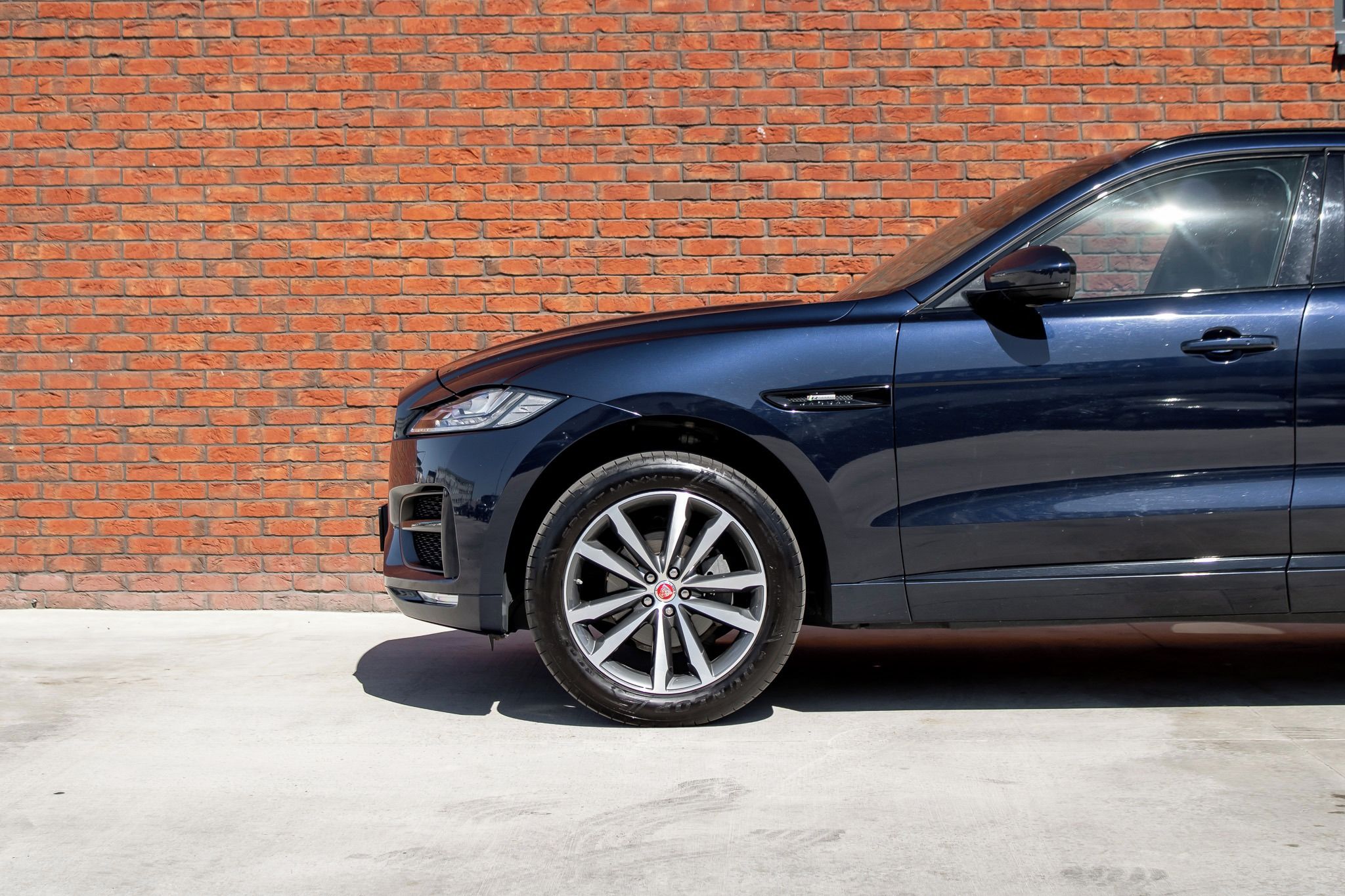 Jaguar F-Pace, P250 R-Dynamic AWD PANO|LED - fotka 6