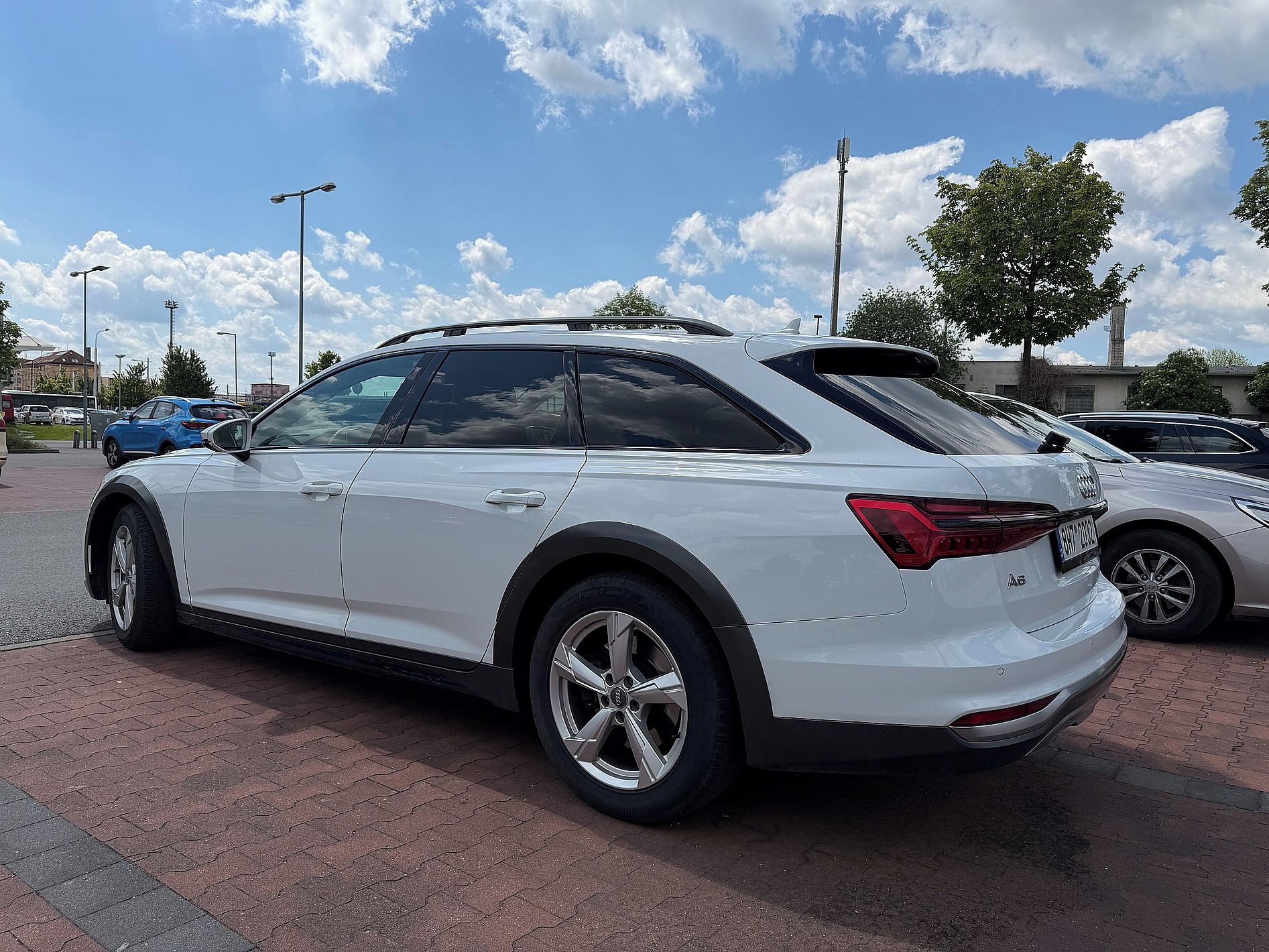 Audi A6 allroad, 45 TDi Quattro, závěs, vzduch - fotka 4