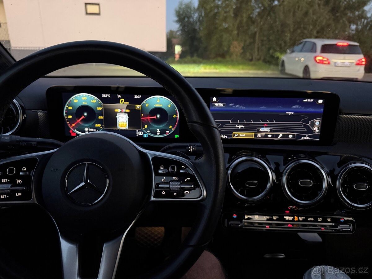 Mercedes-Benz Třídy A, Mercedes-Benz A180d - fotka 5