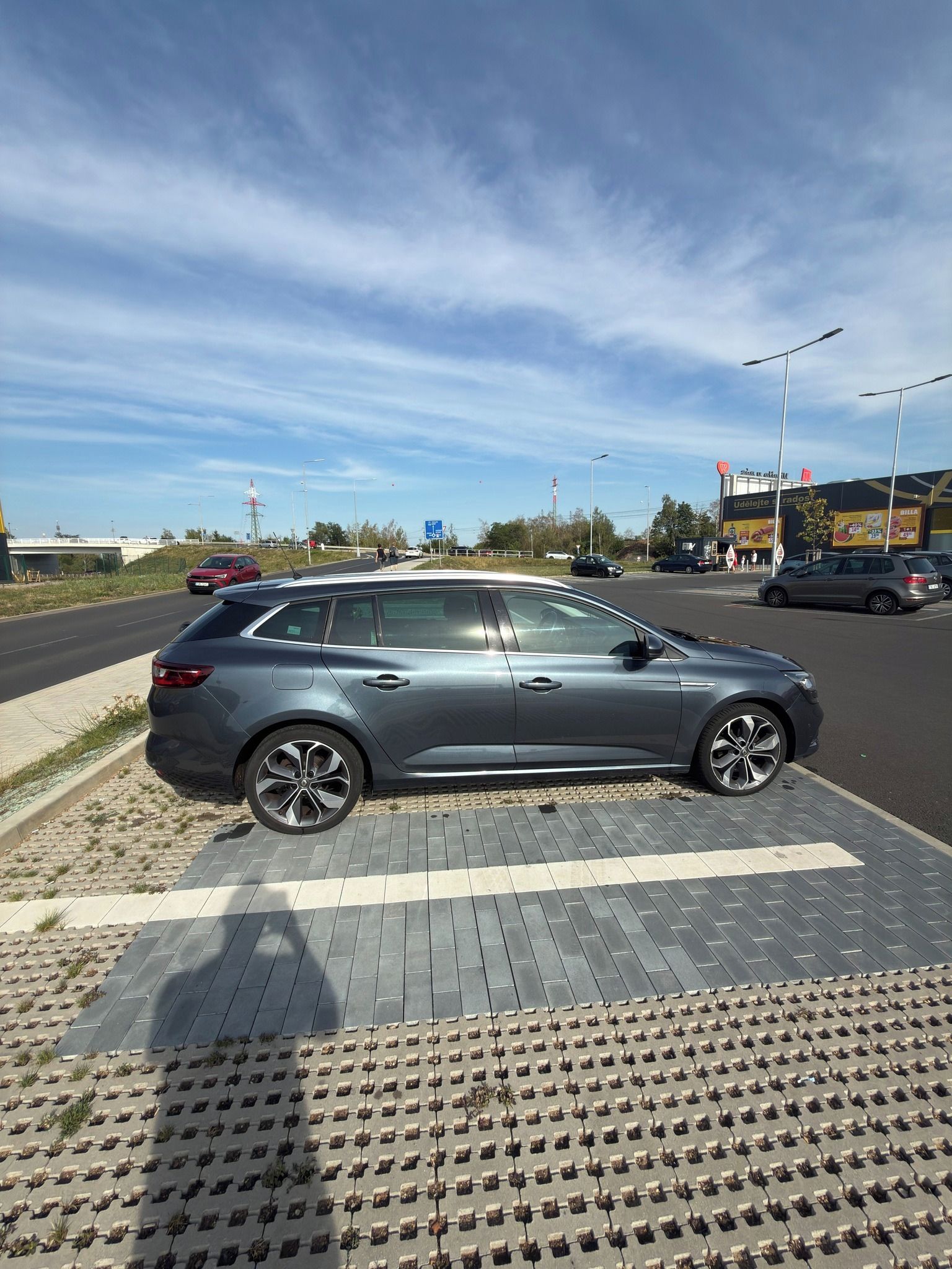 Renault Mégane, 1.3 TCe, 103 kw, automat - fotka 3