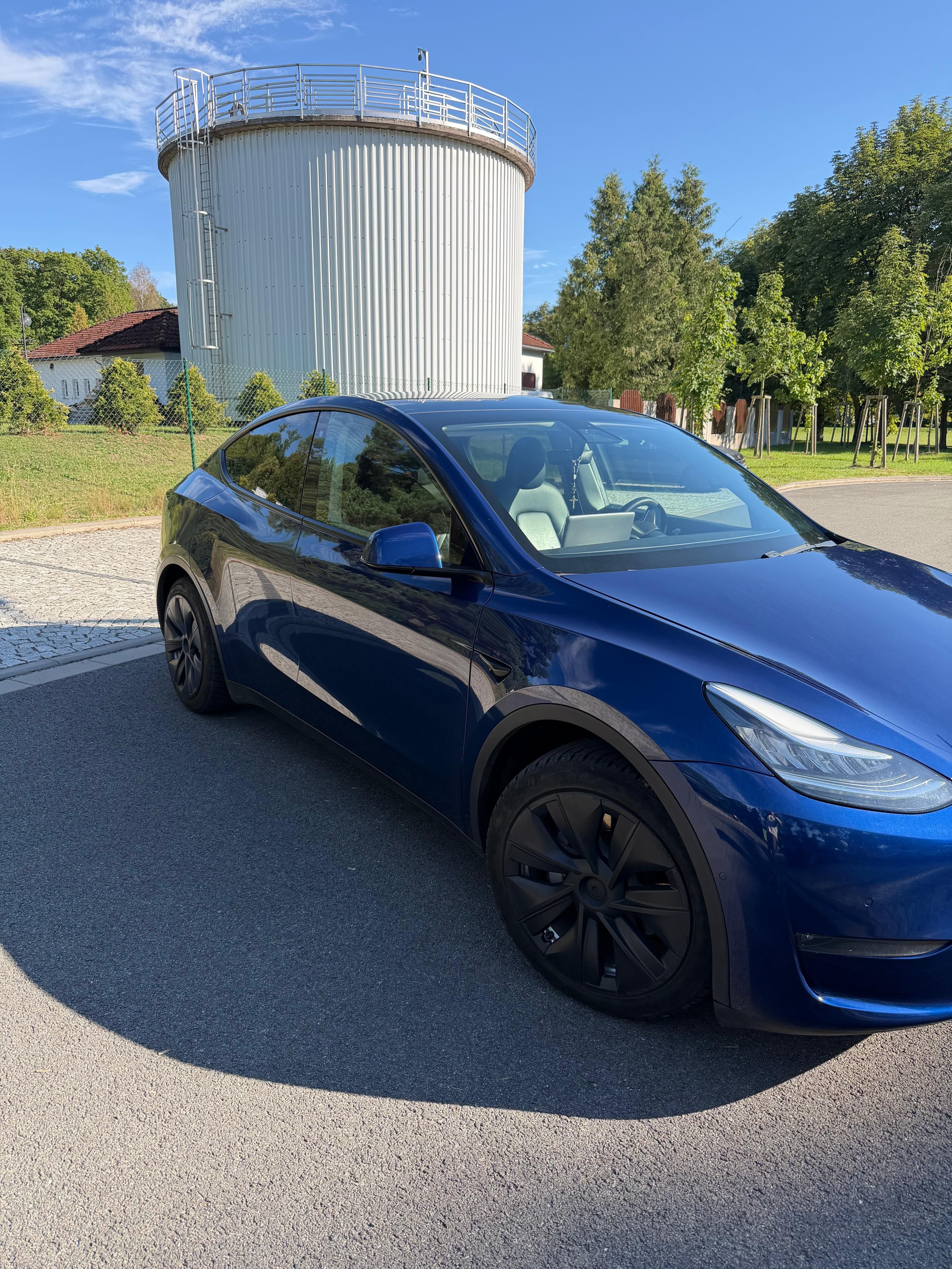 Tesla Model Y - fotka 4