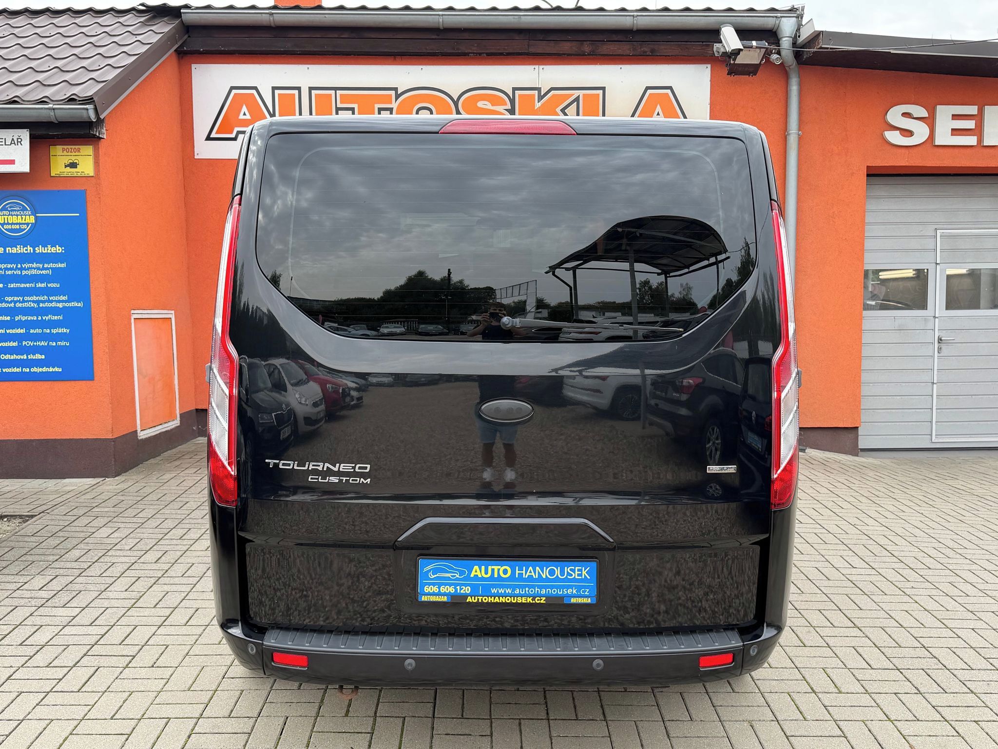 Ford Tourneo Custom, 2.2 TDCi 92KW 8MÍST - fotka 6