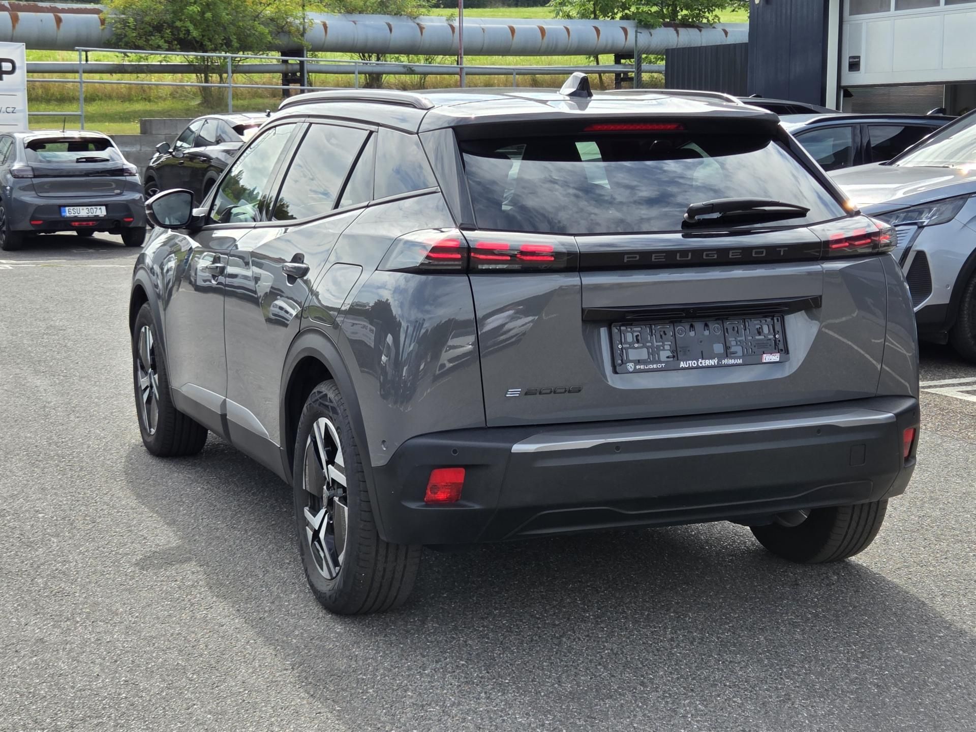 Peugeot 2008, ALLURE elektromotor 100kW/136 - fotka 3
