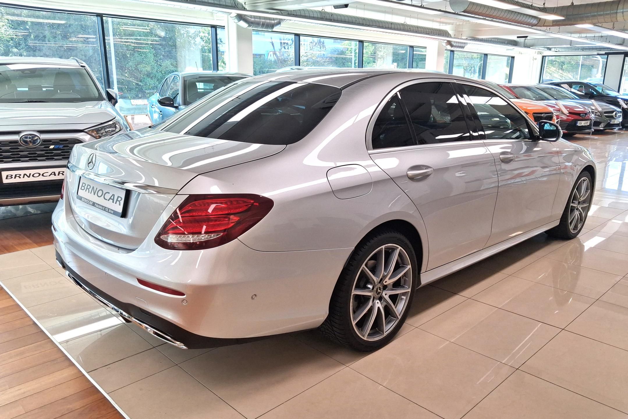 Mercedes-Benz Třídy E, E 220d 4MATIC Sport Style, ČR - fotka 6