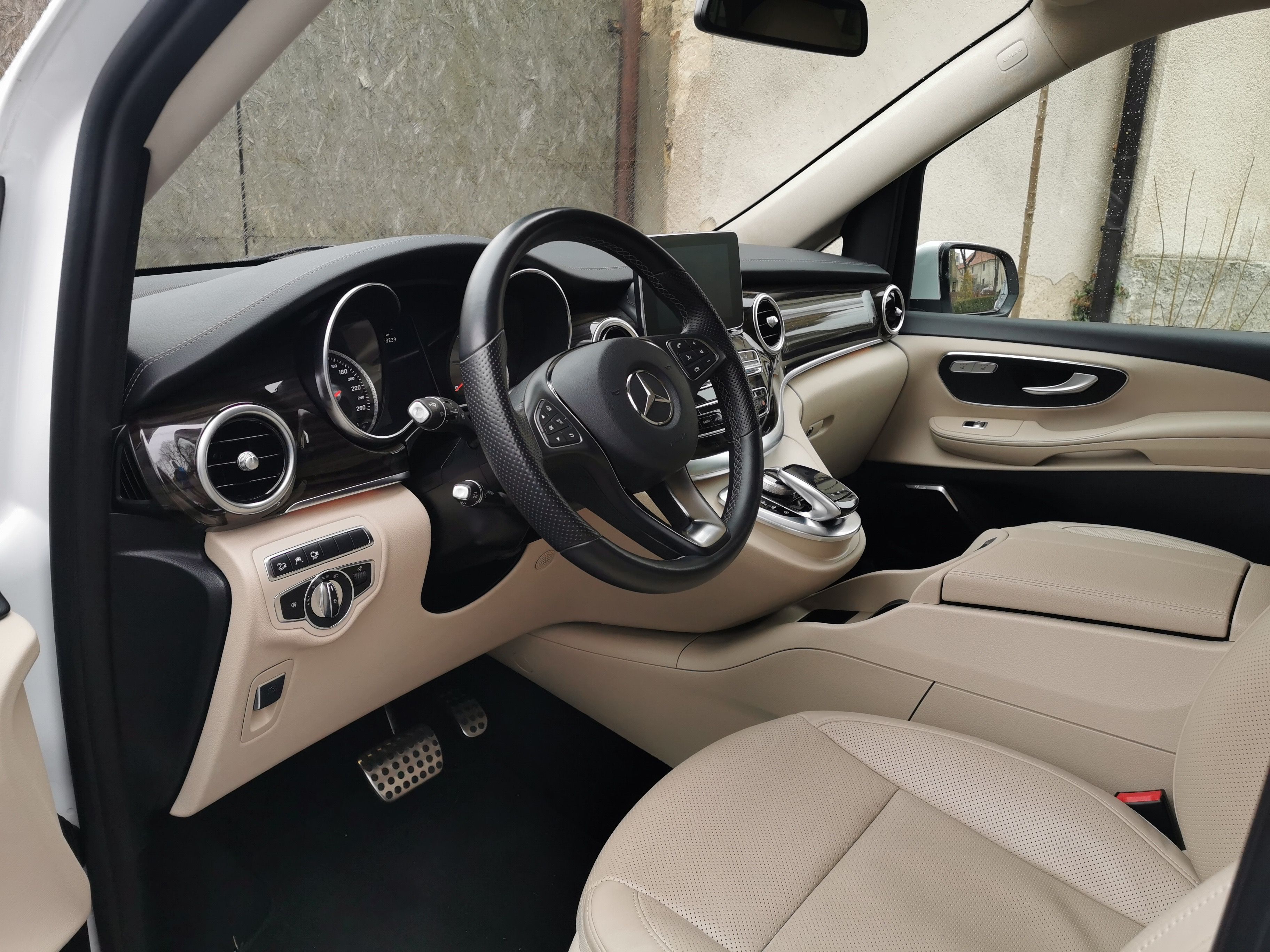 Mercedes-Benz Třídy V, 250 AVANTGARD 4MATIC XL - fotka 4
