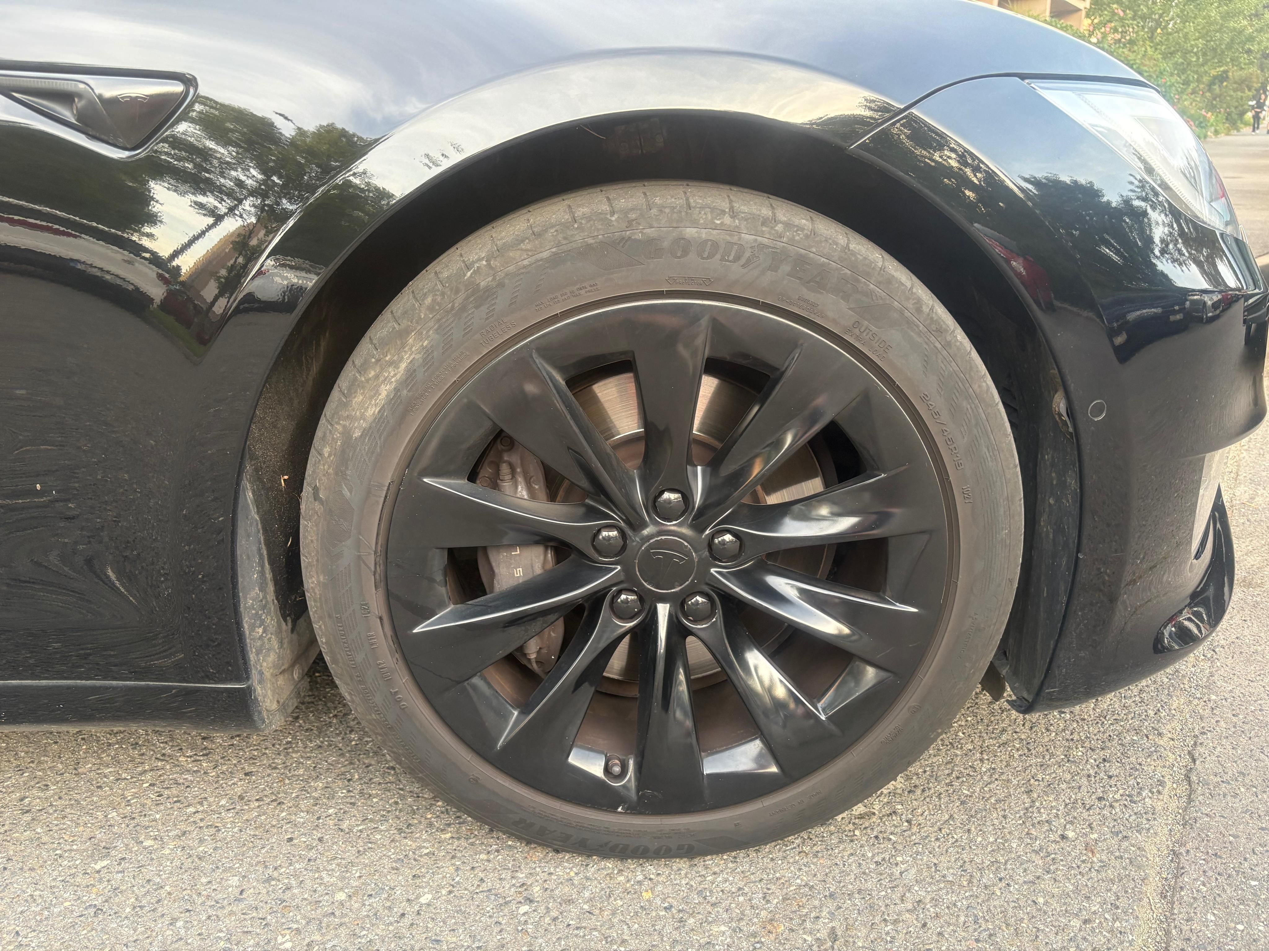 Tesla Model S, 75D - fotka 2