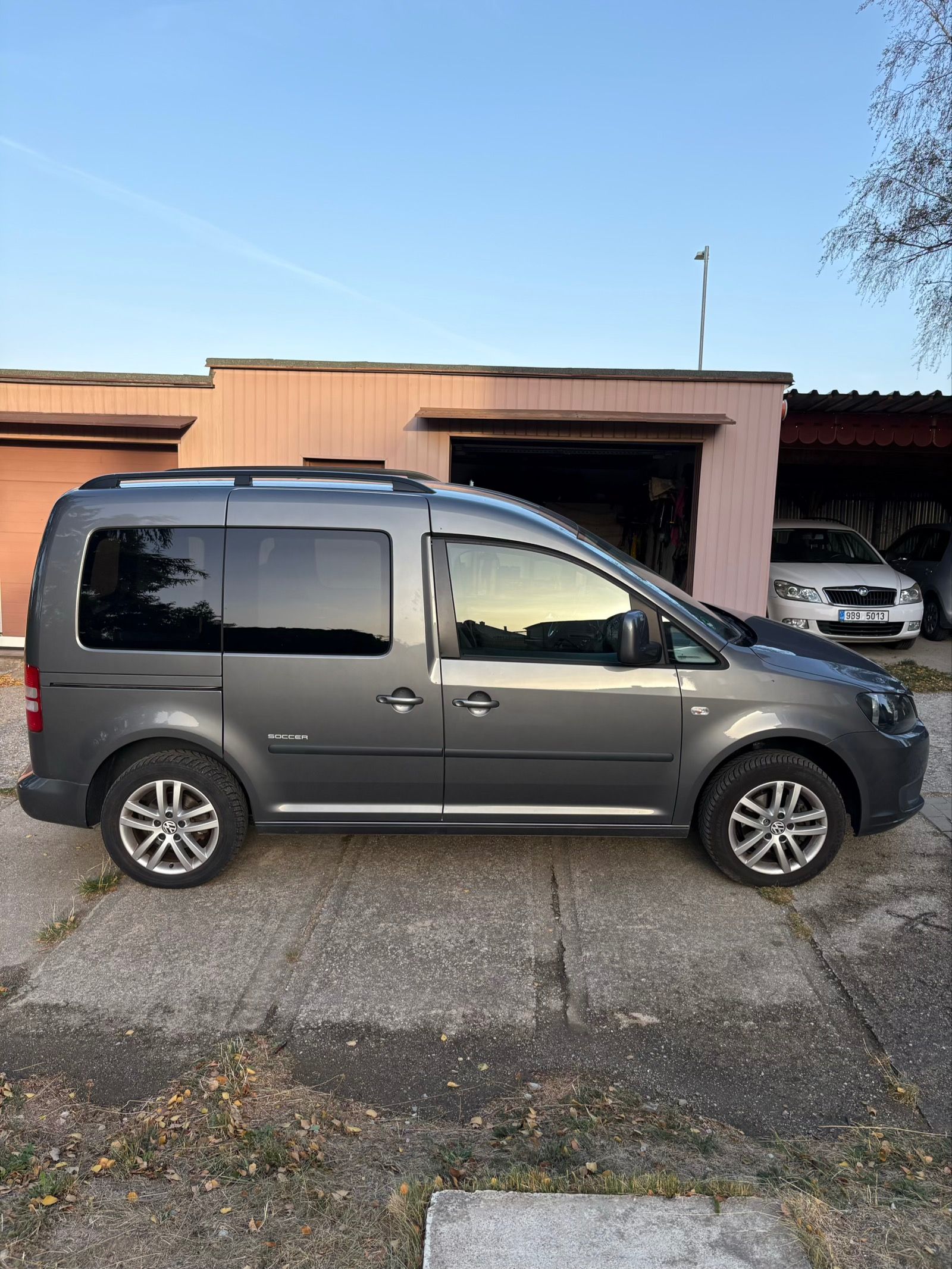 Volkswagen Caddy, VW Caddy 1,6 tdi, 75kW, 2014 - fotka 2