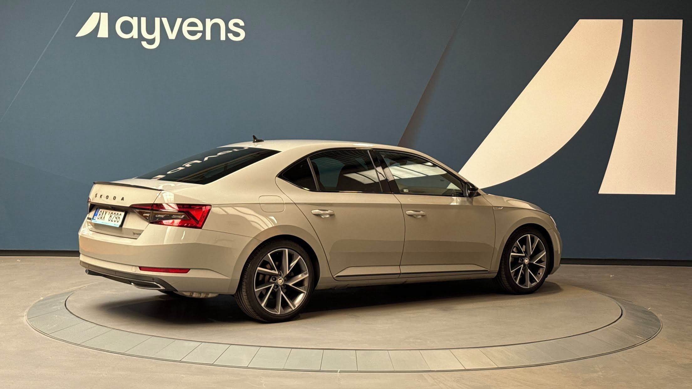 Škoda Superb, 2.0 TSI 140kW SportLine DSG - fotka 2