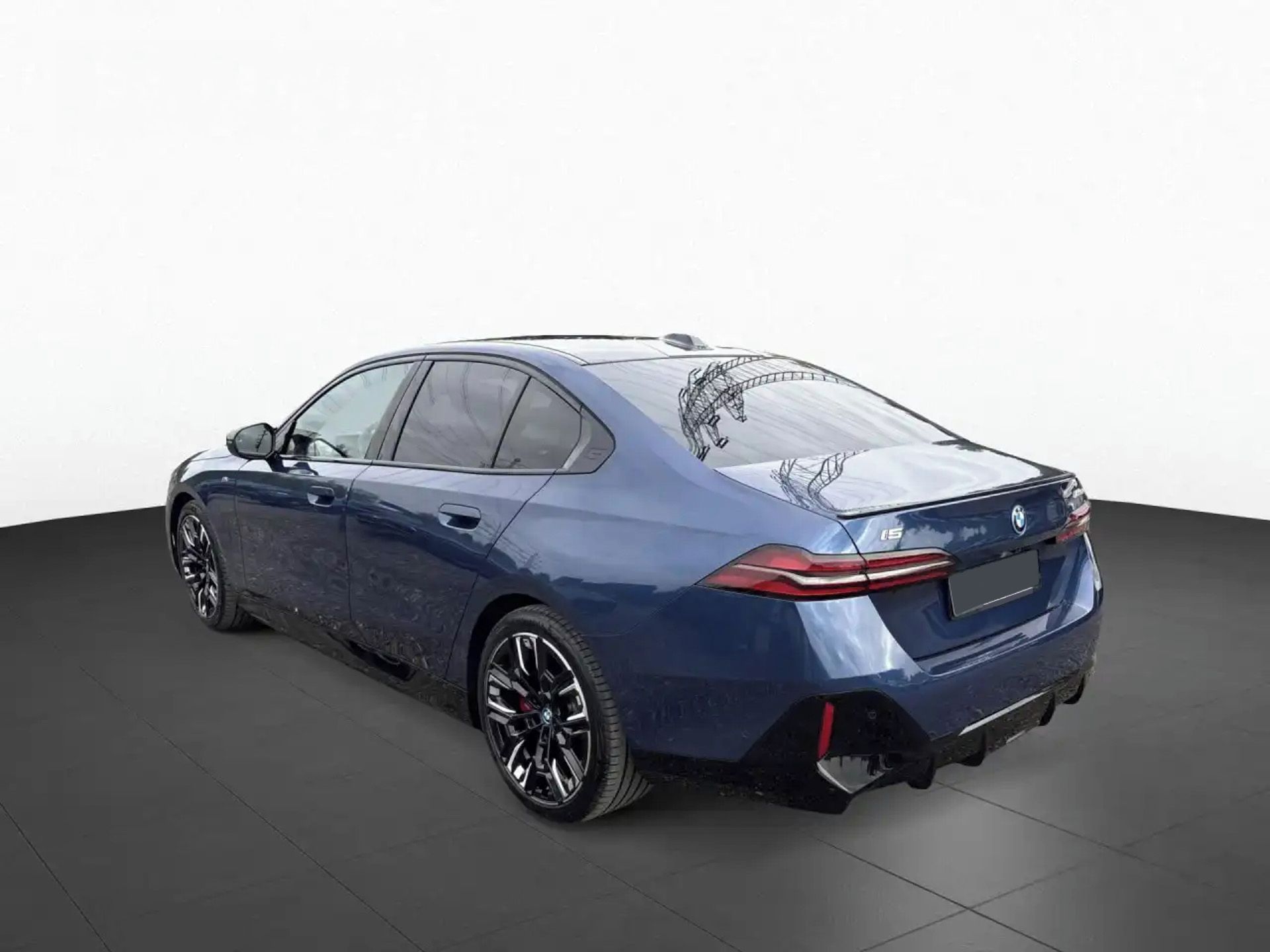 BMW i5, M60 xDrive M-Sport Pro B&W Pan - fotka 4