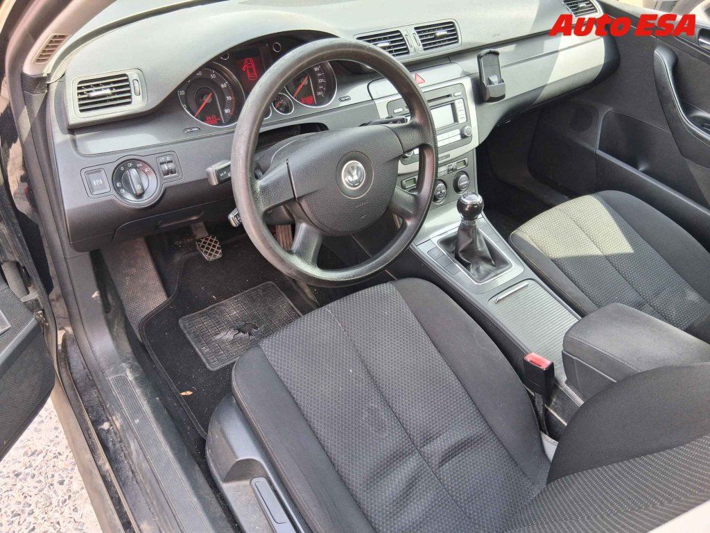 Volkswagen Passat, 1.6 FSi - fotka 3