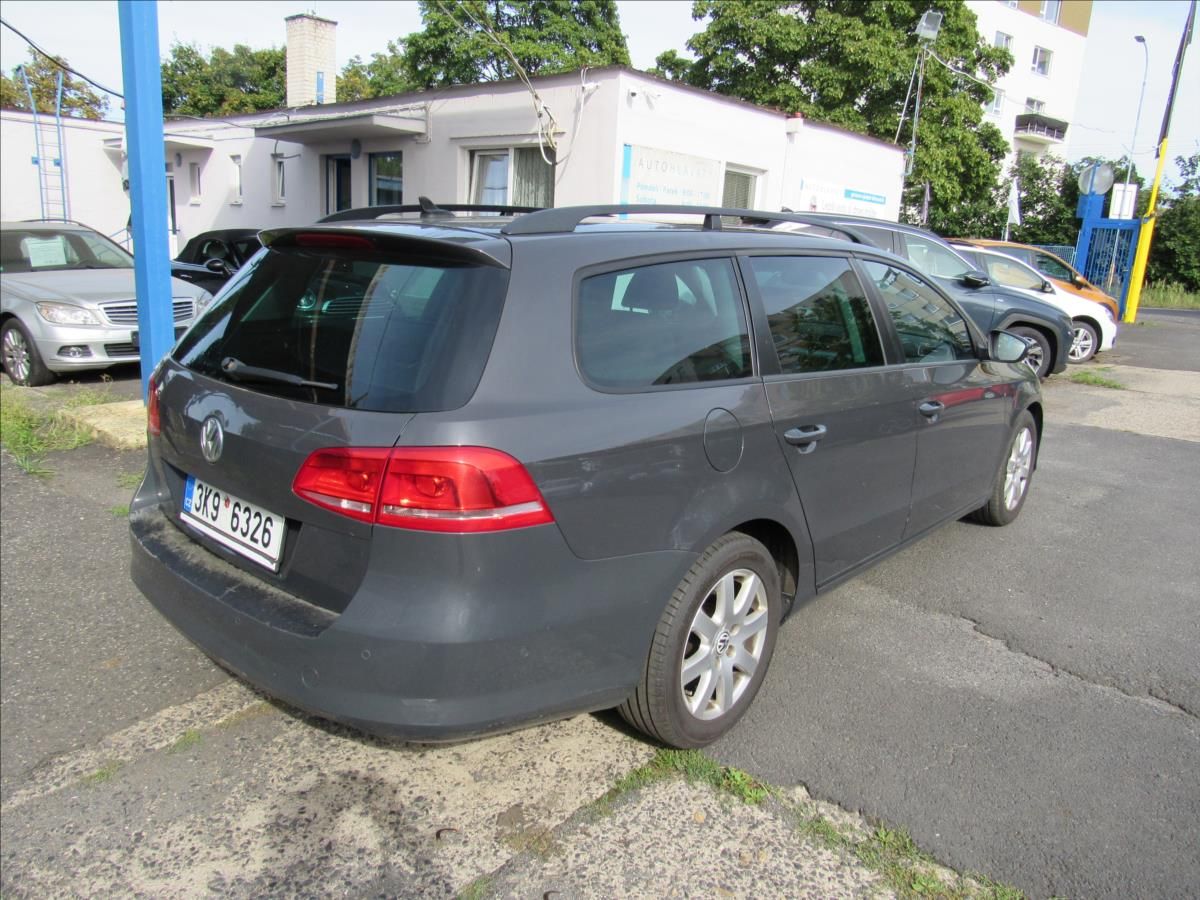 Volkswagen Passat, 1,6 TDi 77kW Variant - fotka 6