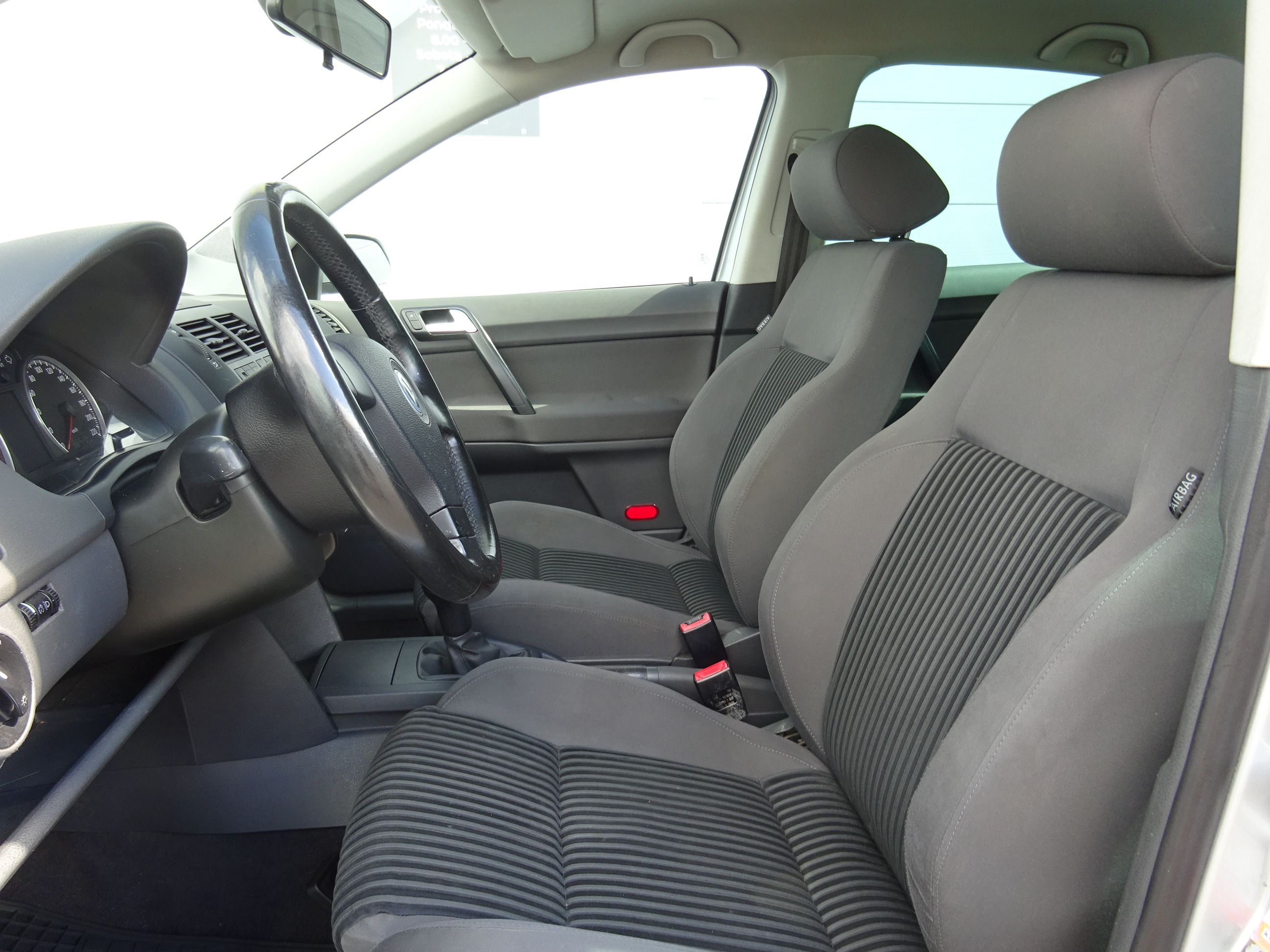 Volkswagen Polo, 1.4i 16V - fotka 5