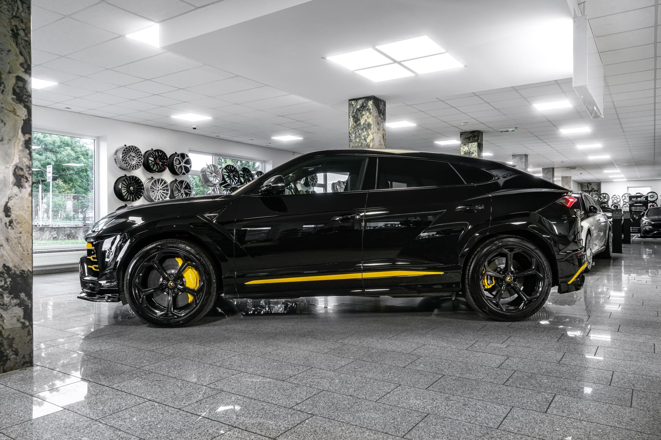 Lamborghini Urus, B&O/360/PANO/KARBON/MASÁŽ/ - fotka 3