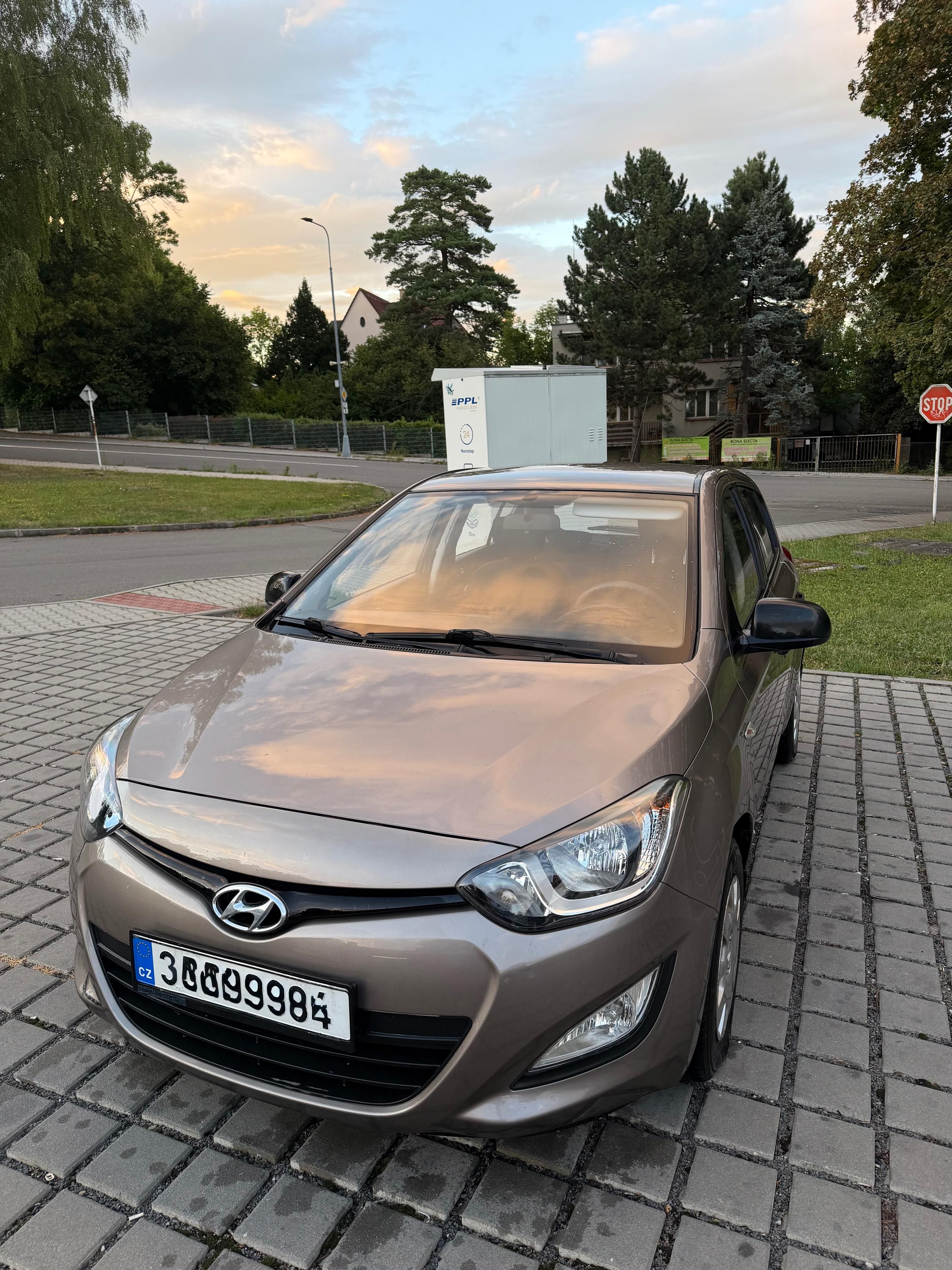 Hyundai i20, Hyundai i20, 1.3., 62kw, klima - fotka 2