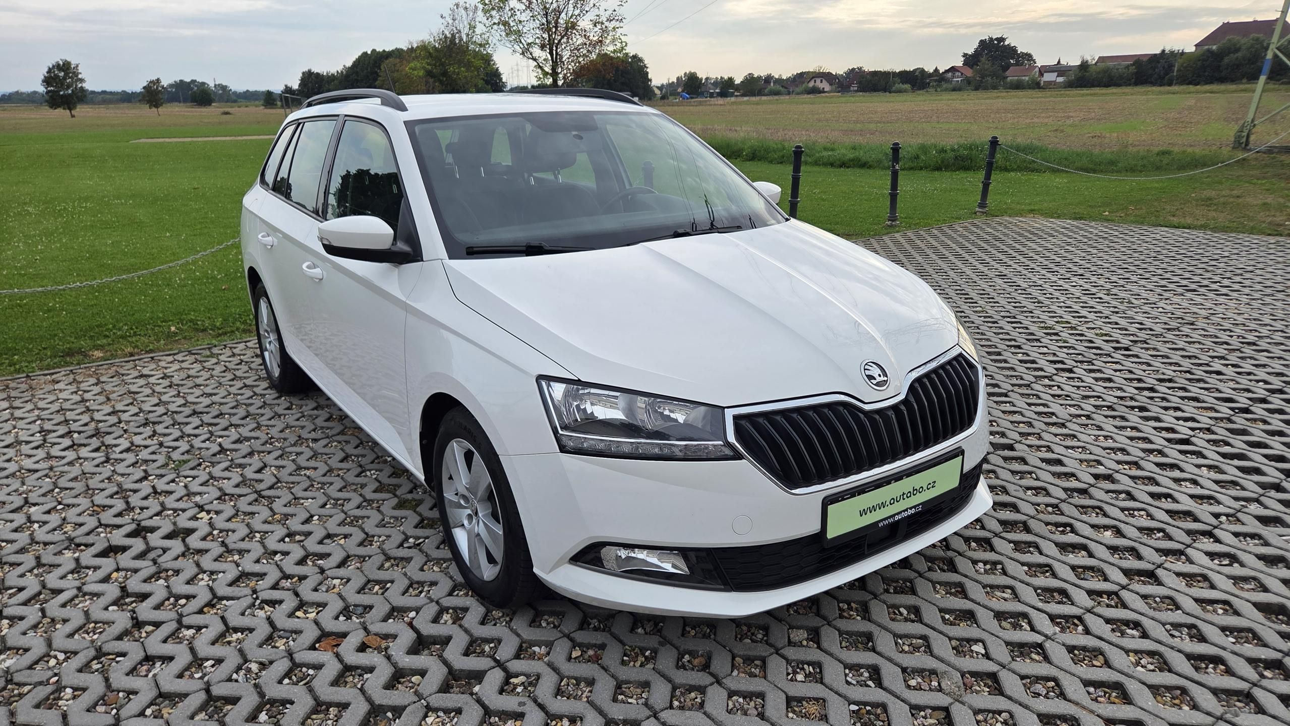 Škoda Fabia, 1.0 TSI 70 kW Ambition CZ DPH - fotka 3