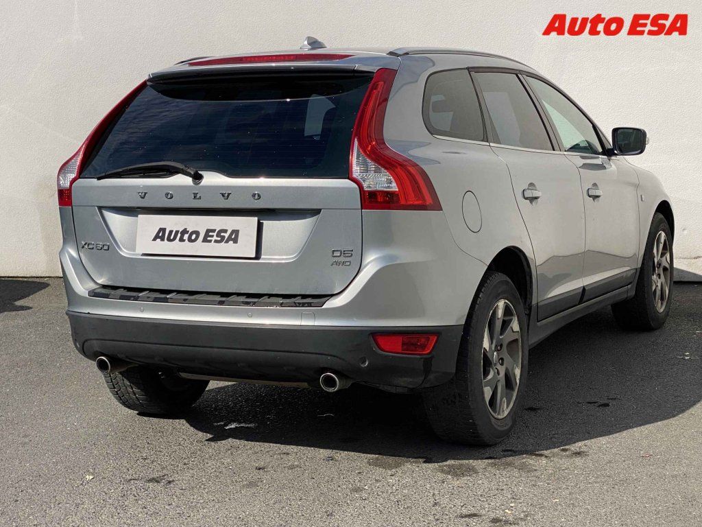 Volvo XC60, 2.4 D 4x4,xenon,kůže - fotka 4