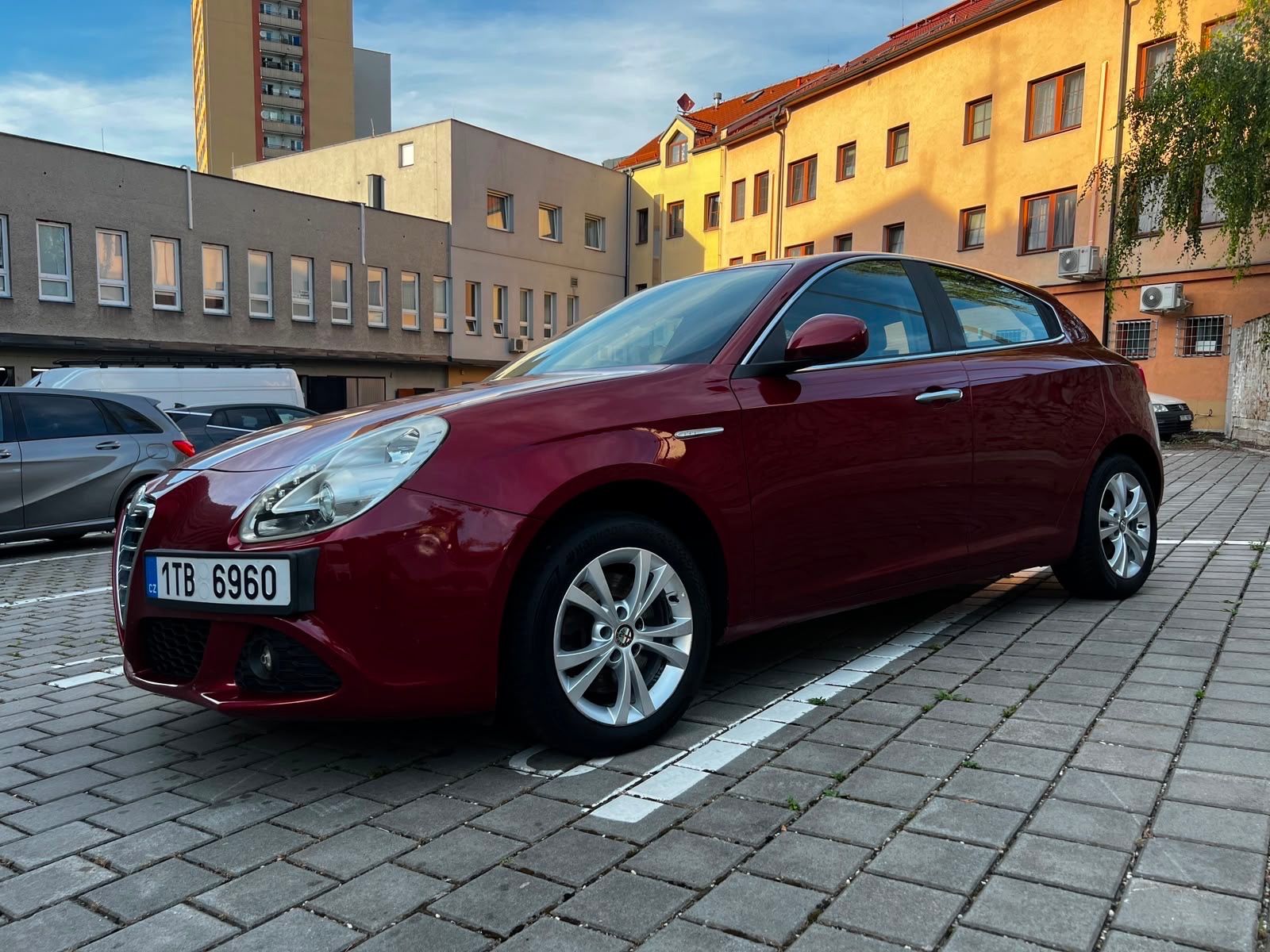 Alfa Romeo Giulietta, 2.0 JTDm 170HP SERVISOVÁNO - fotka 5