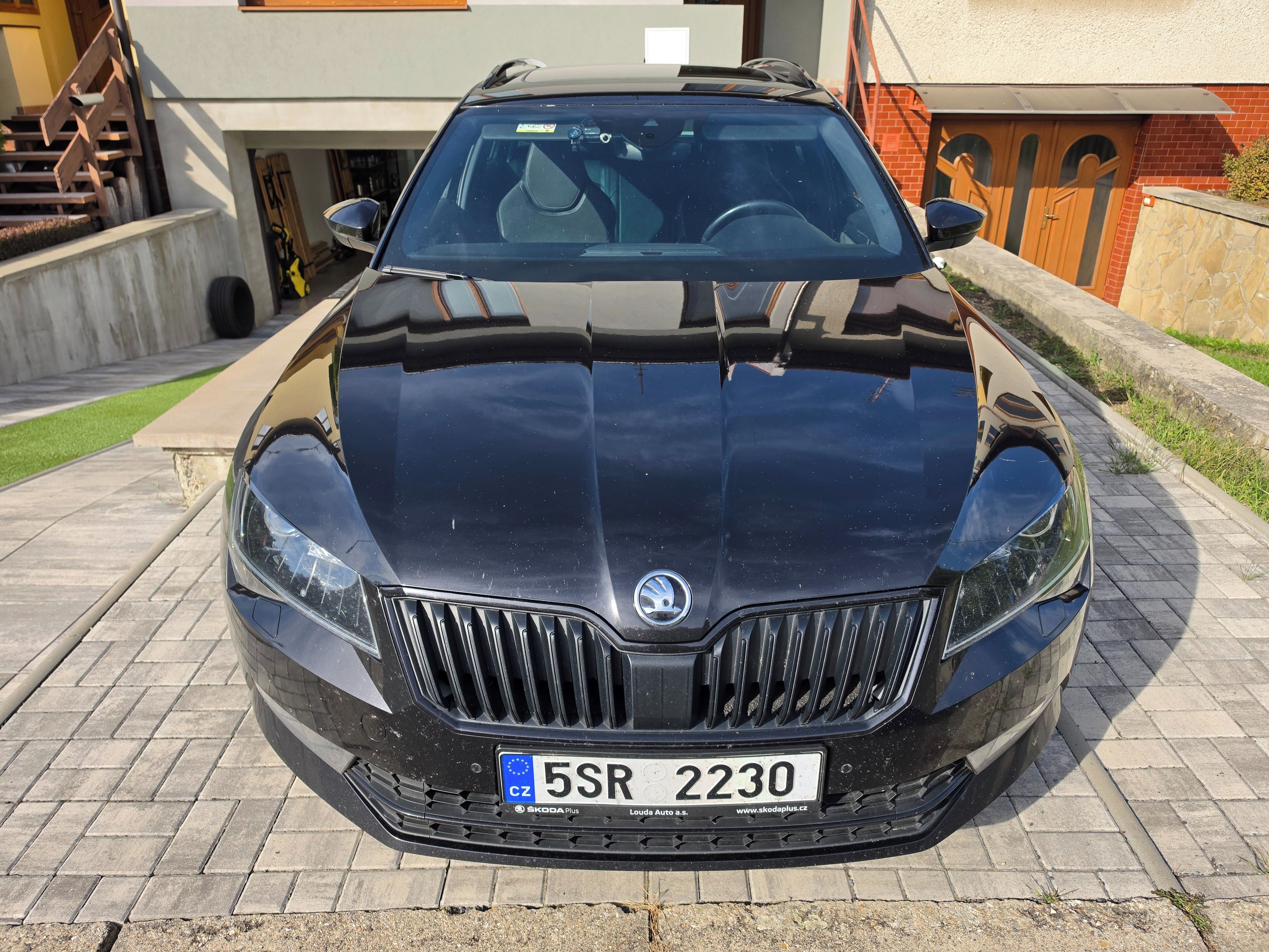 Škoda Superb, SportLine 2.0 TDI 140kW 4x4 - fotka 2