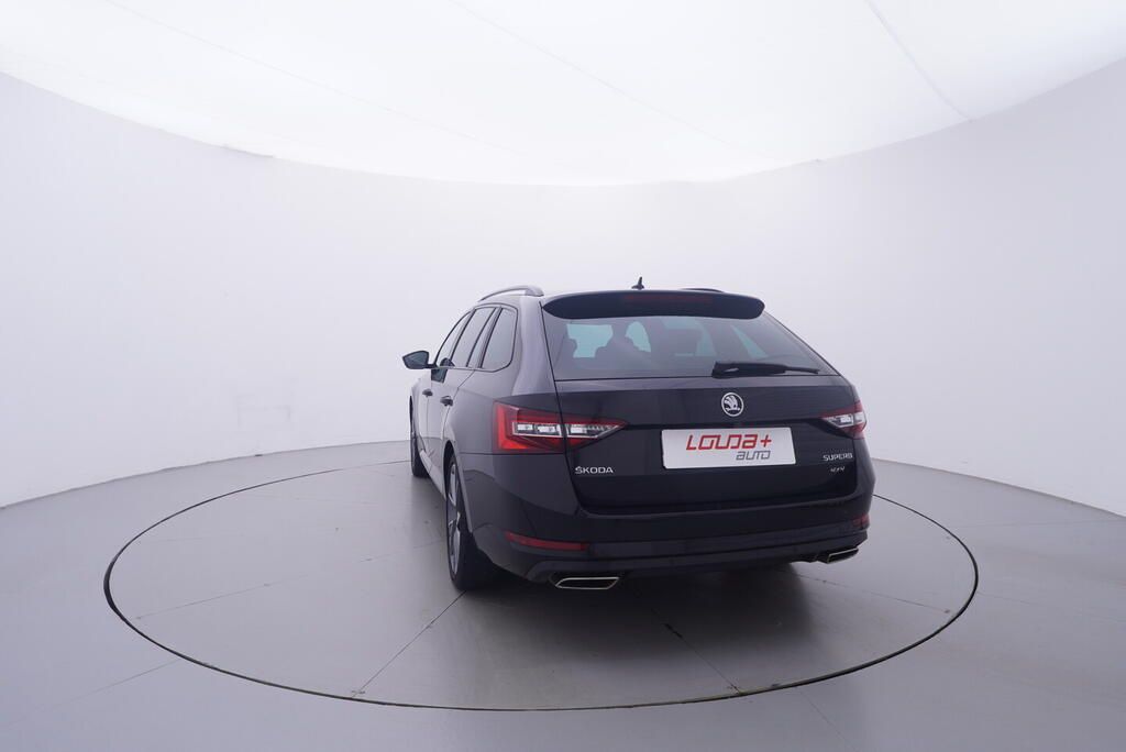 Škoda Superb, SportLine 2.0 TSI 206 kW - fotka 4