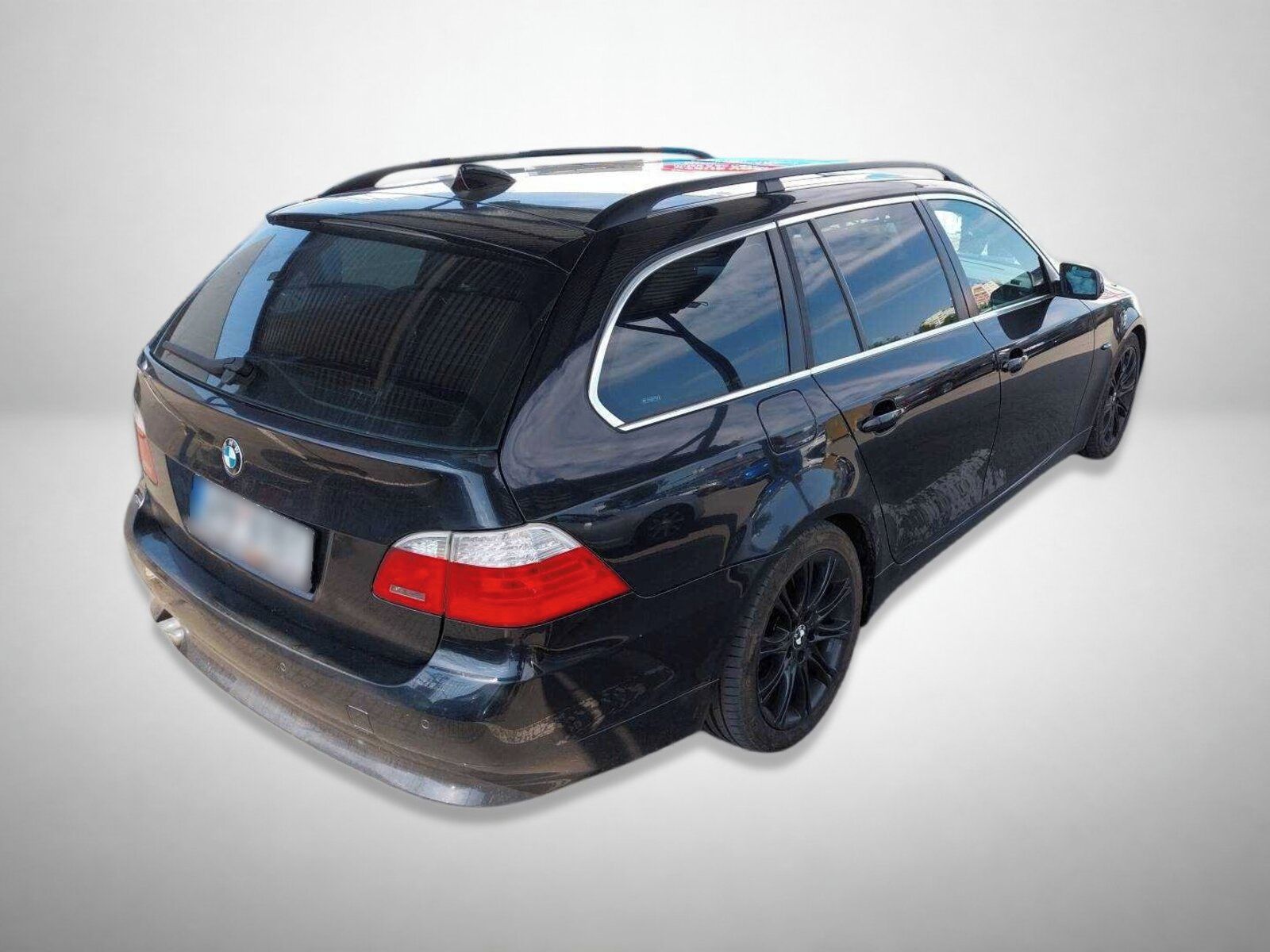 BMW Řada 5, 525d, Tažné, Automatická klima - fotka 2