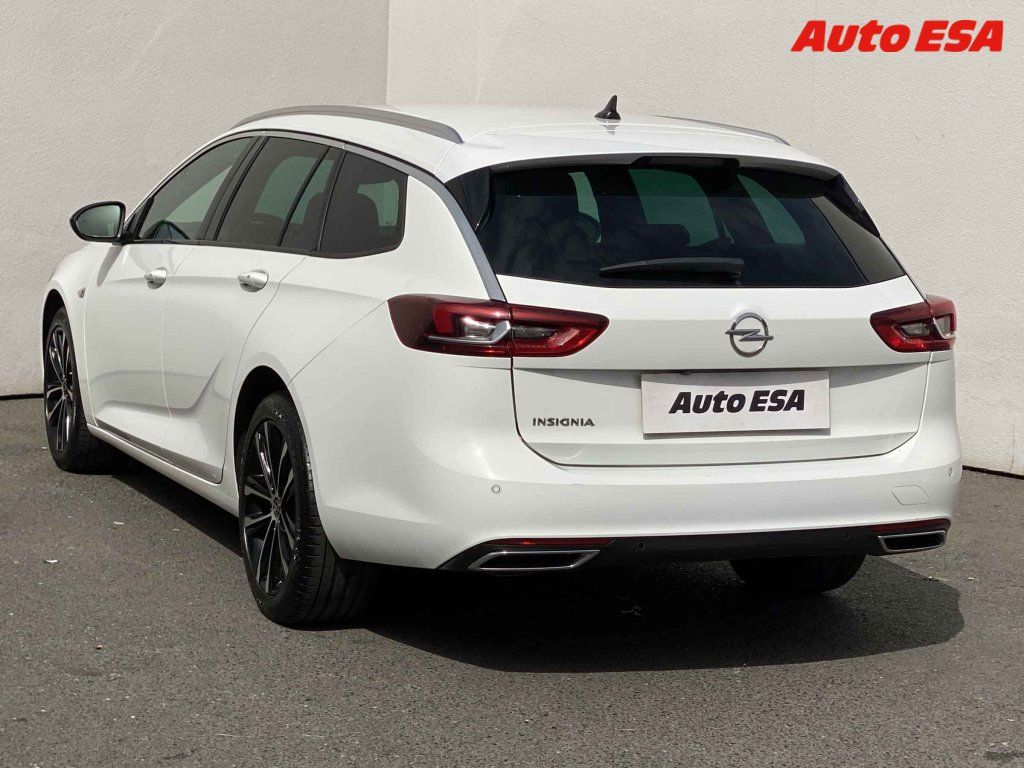 Opel Insignia, 2.0 D - fotka 6
