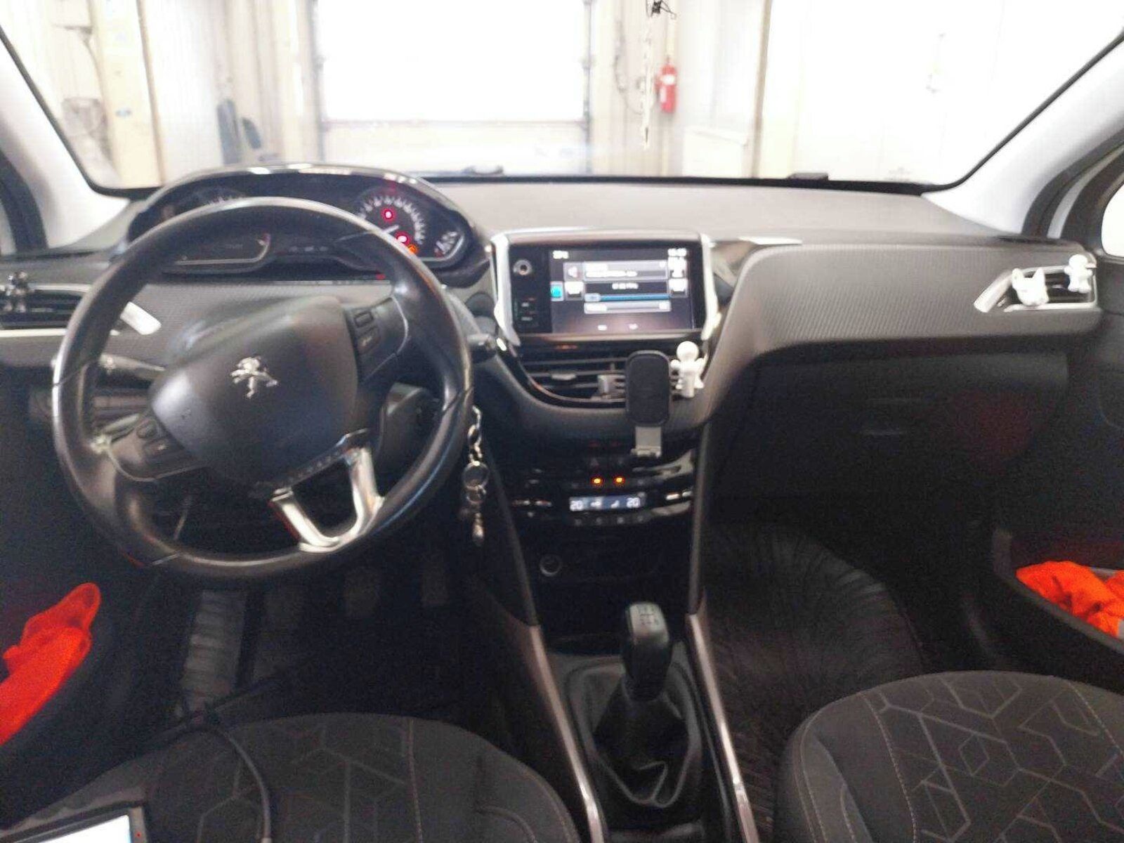 Peugeot 2008, 1.2 PureTech - fotka 3