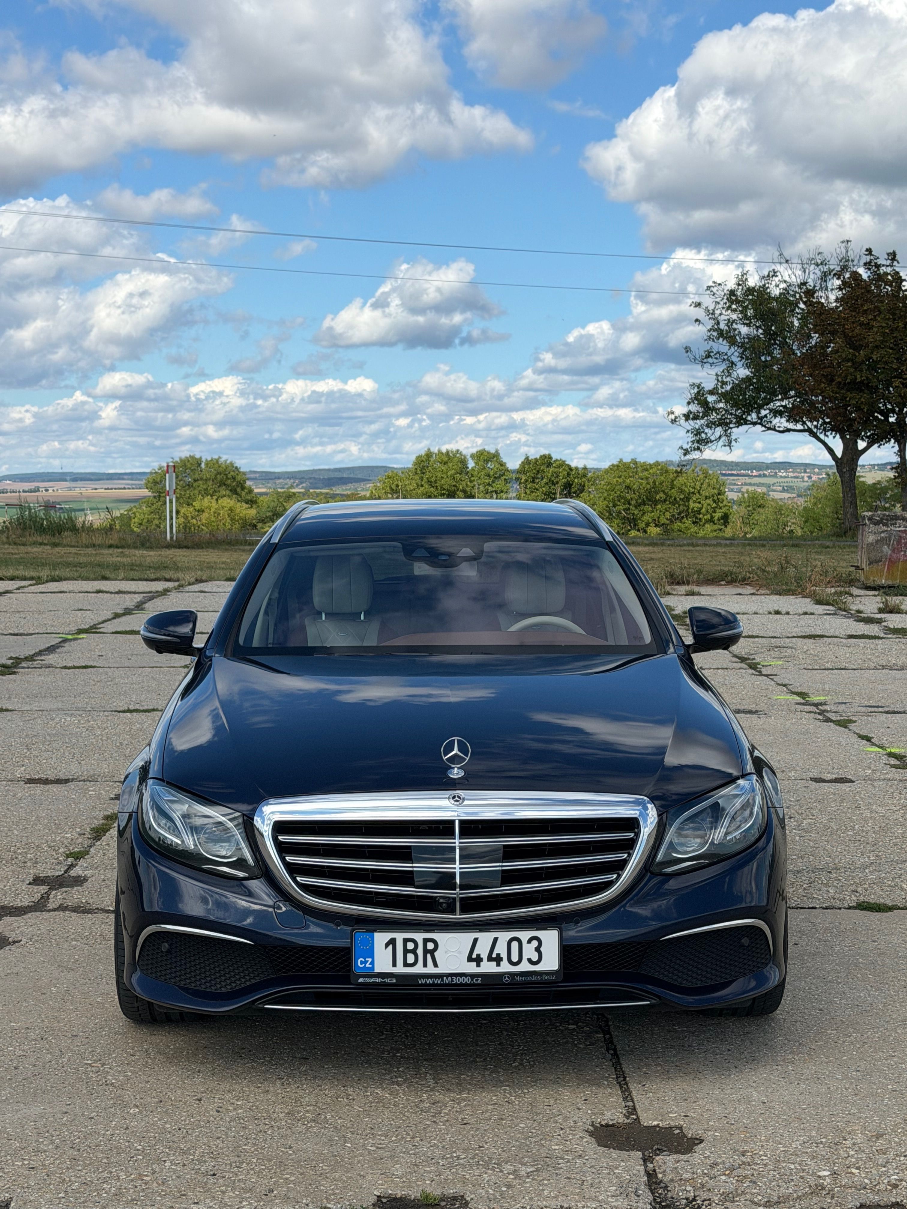 Mercedes-Benz Třídy E, Mercedes-Benz E400 Designo - fotka 2