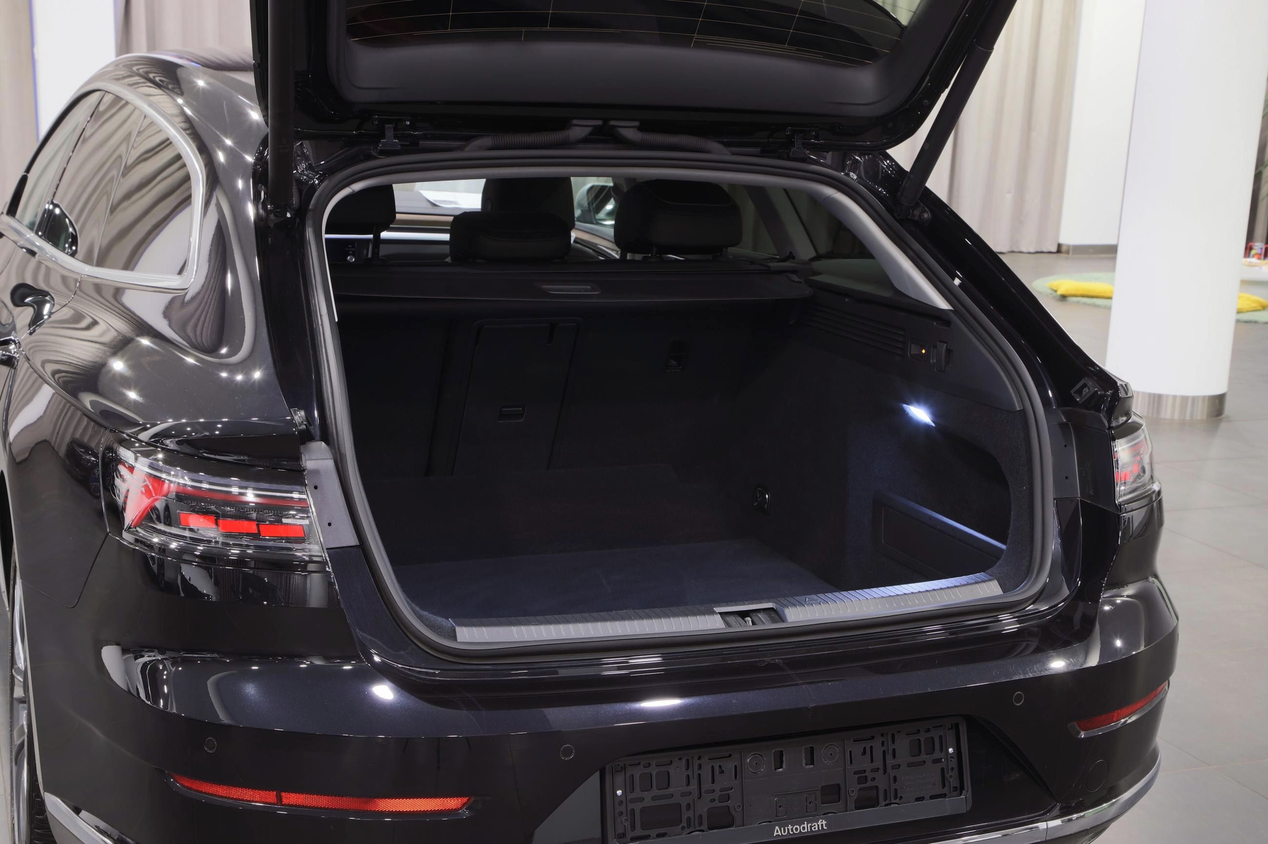 Volkswagen Arteon, Volkswagen Arteon 2.0 TDI 110 - fotka 5