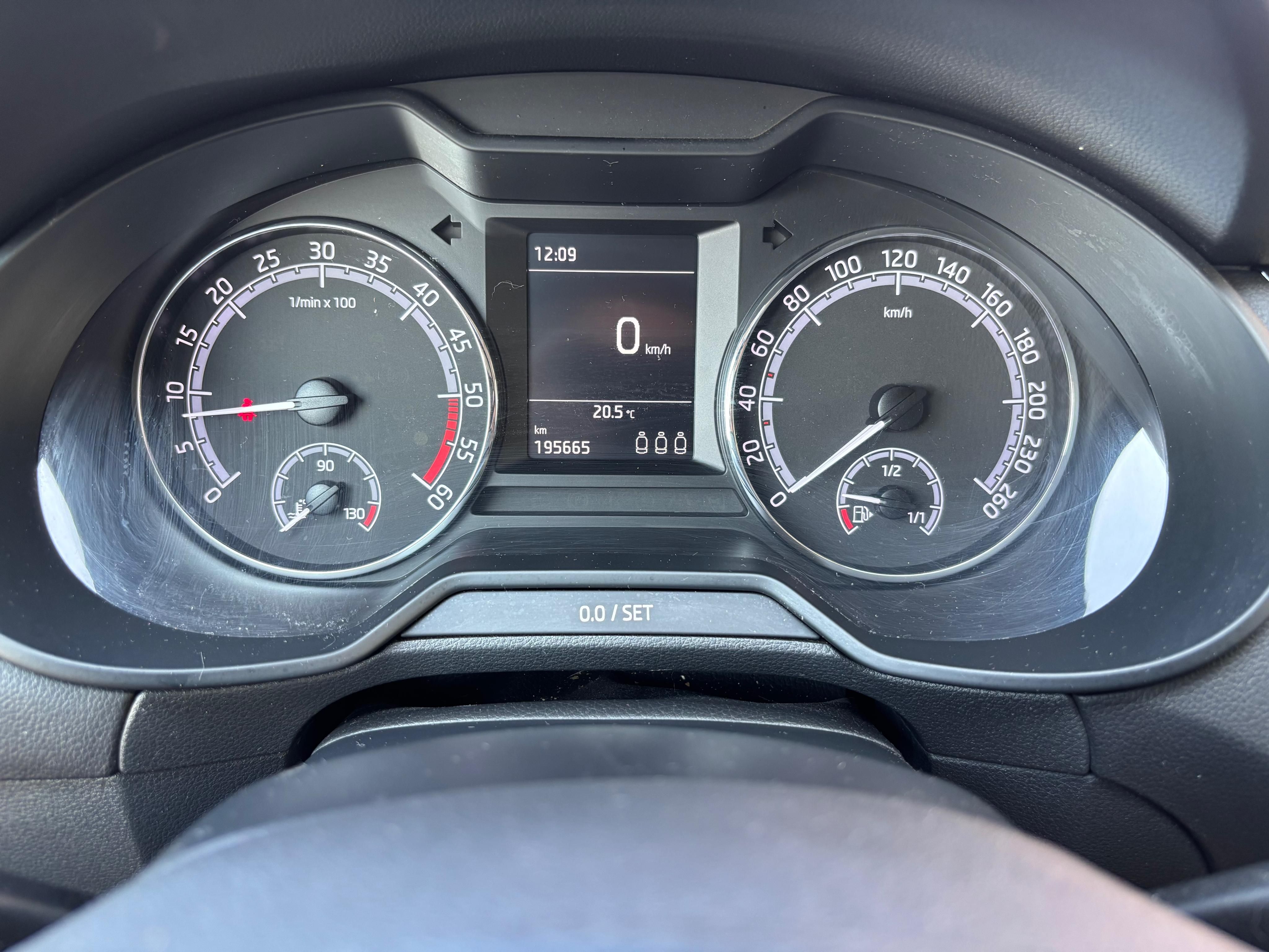 Škoda Octavia, 1.6 TDI, 85 kW, servisováno - fotka 6