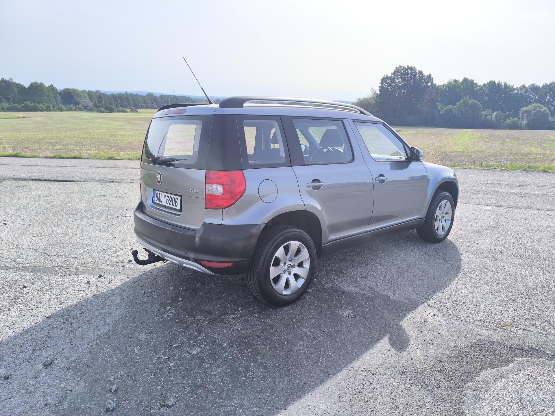 Škoda Yeti, 1.2 TSI  DOLOŽENÉ KM - fotka 5