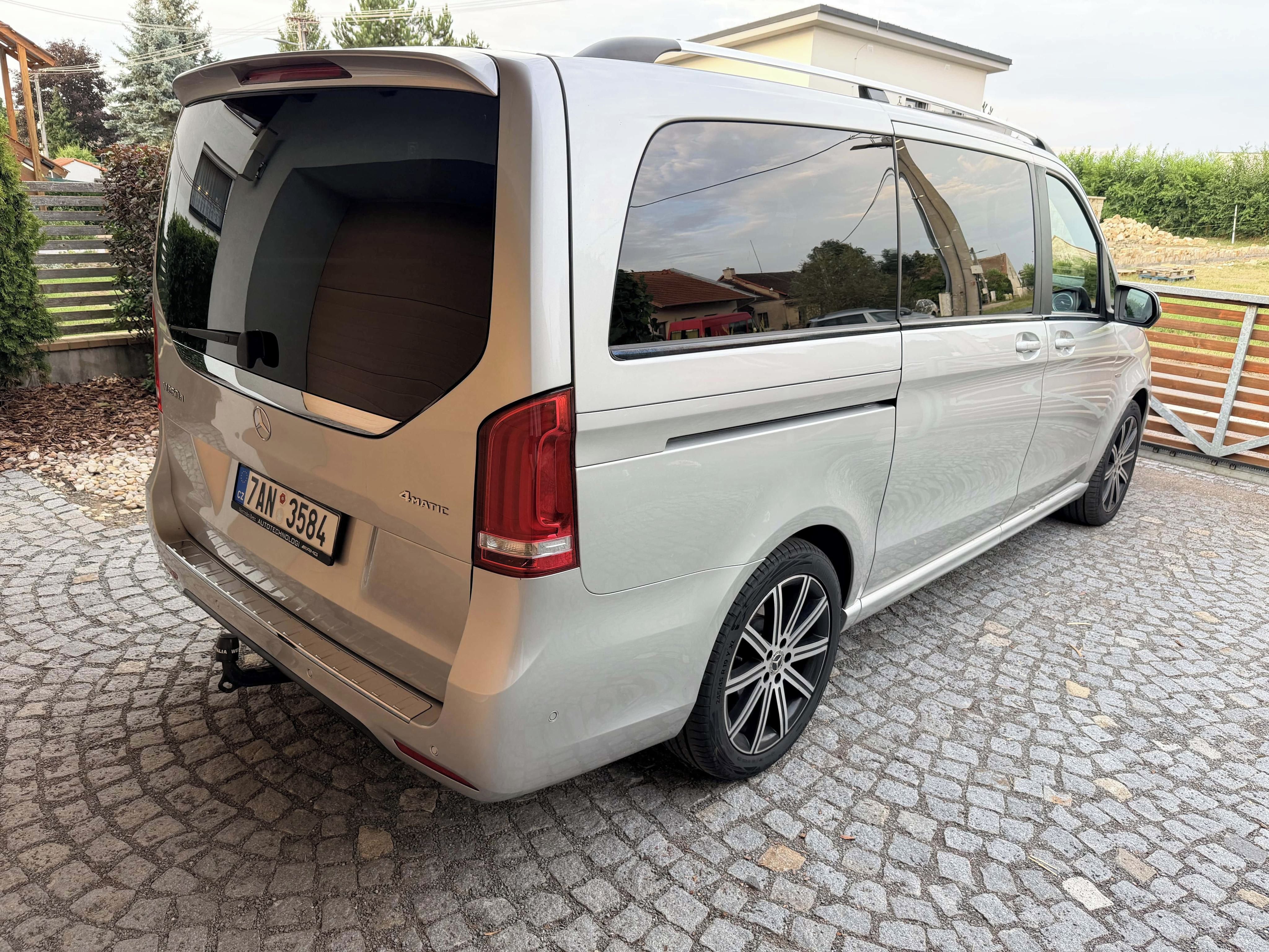 Mercedes-Benz Třídy V, 4x4, 7 míst, kompletní výbava - fotka 4