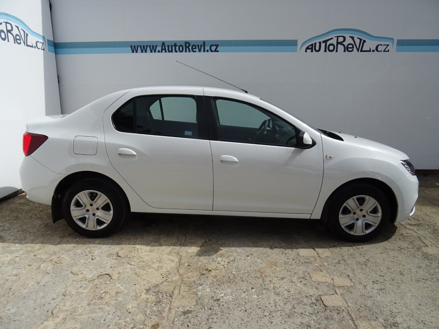 Dacia Logan, 1.0i,1majitelČR,s.kn,klima - fotka 5