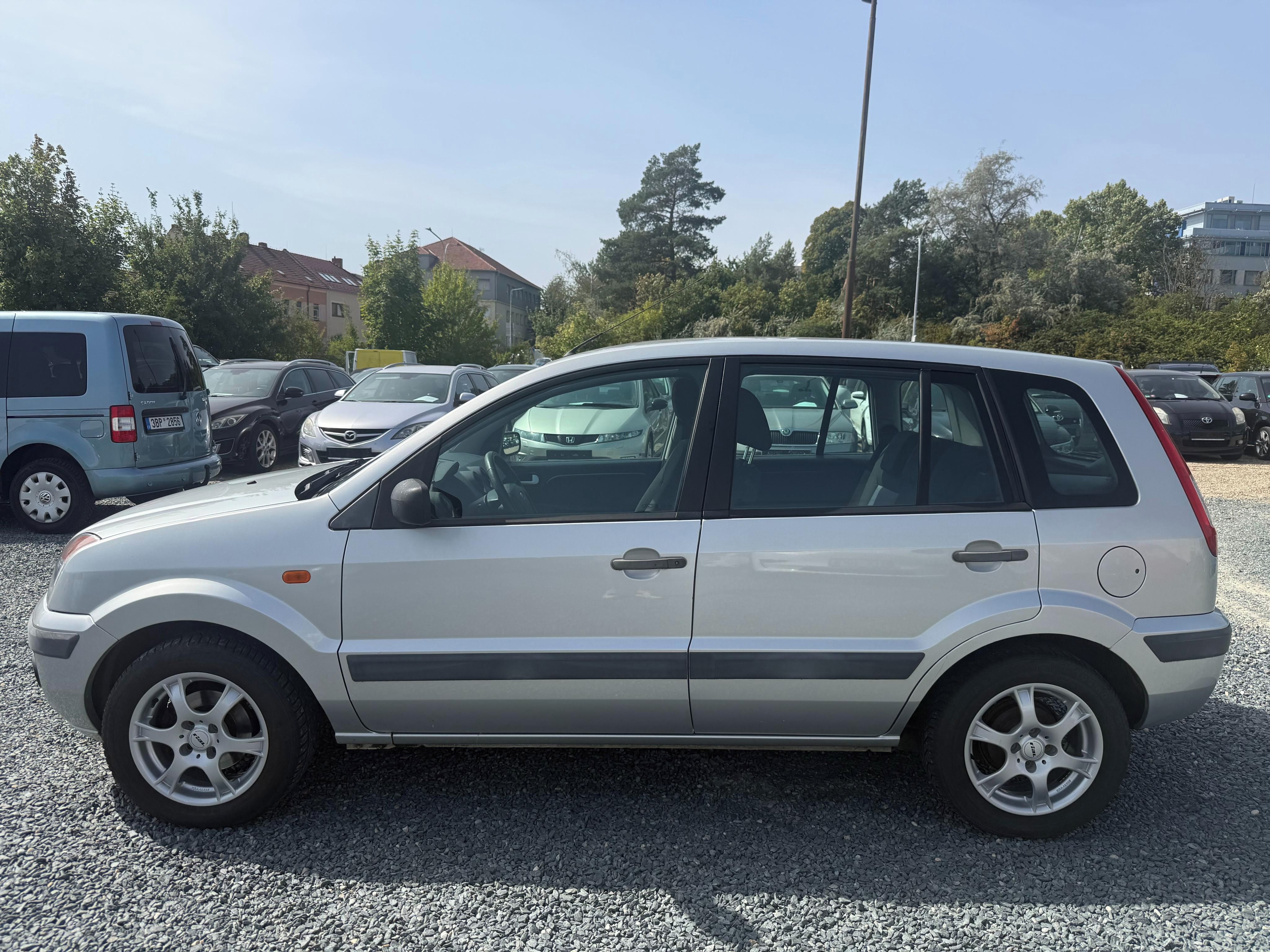Ford Fusion, 1.6 i 74Kw - fotka 2