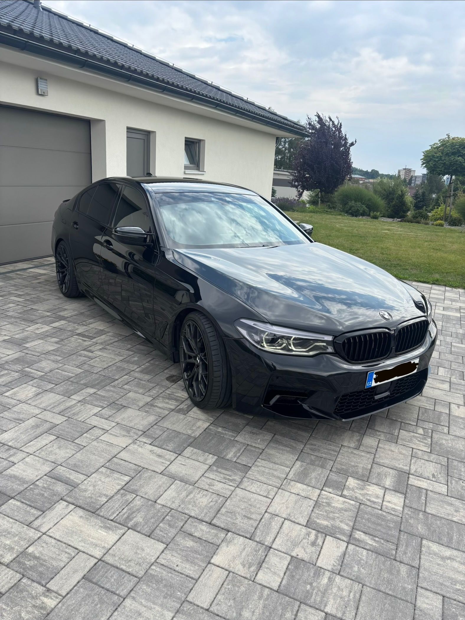 BMW Řada 5, BMW G30 M550i - fotka 2
