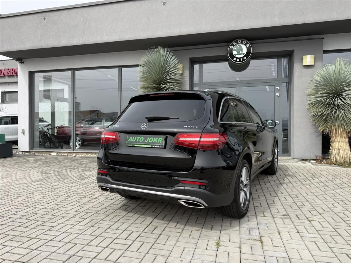 Mercedes-Benz GLC, 250 4MATIC 155kW AMG AUT LED - fotka 5