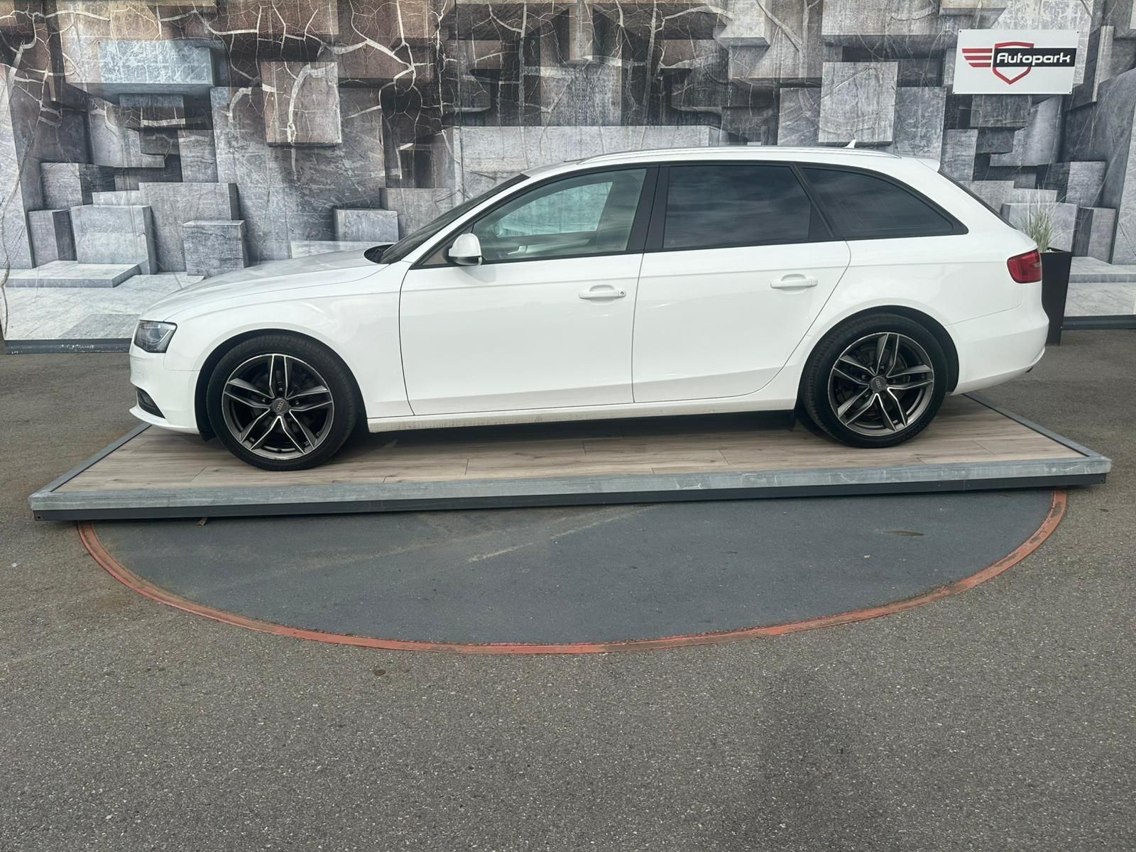 Audi A4, 2.0TDi,105KW,VYHŘ.SED.,TEMP. - fotka 4