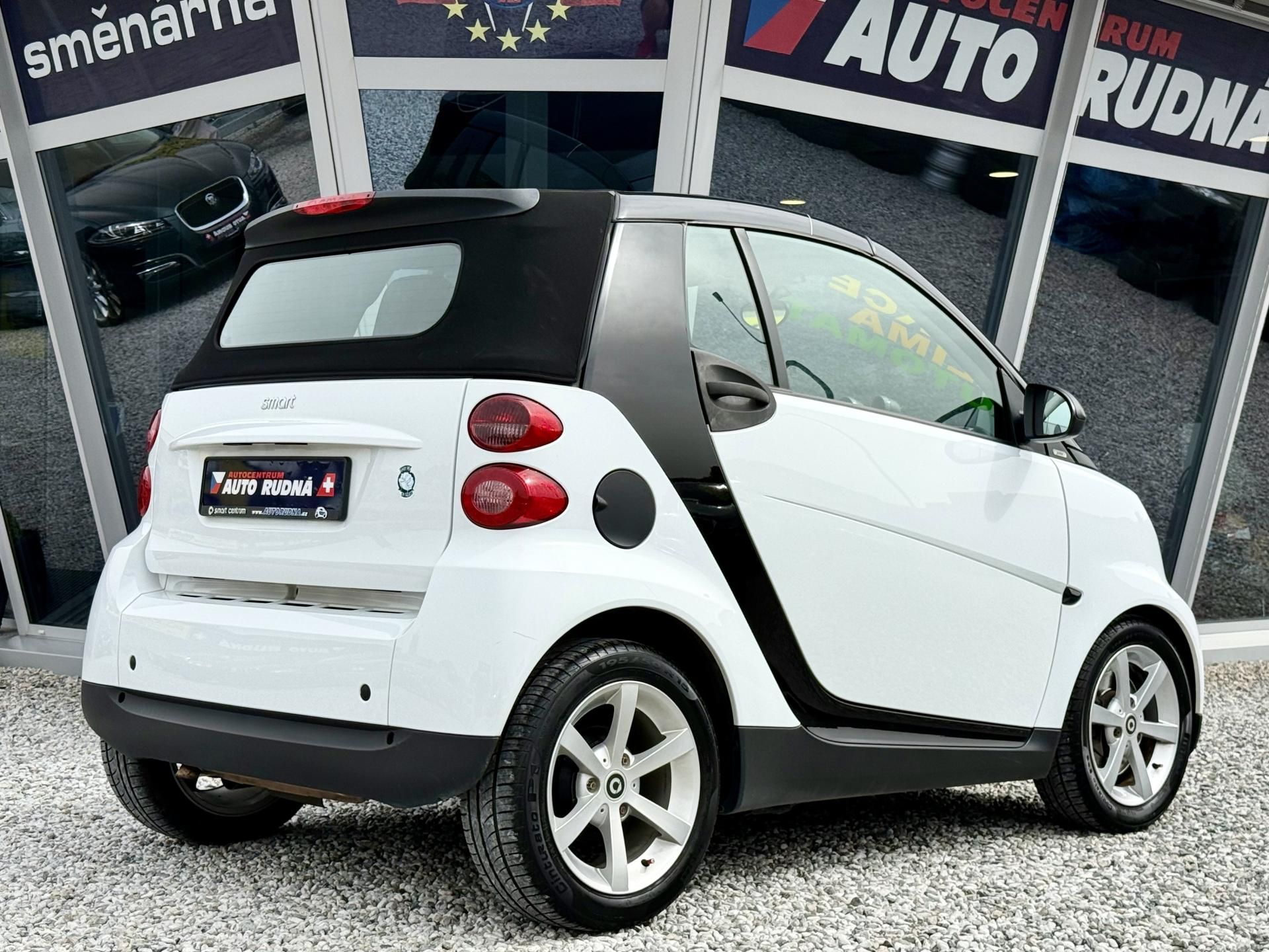 Smart Fortwo, 1,0 62kW Cabrio kůže Automat - fotka 6