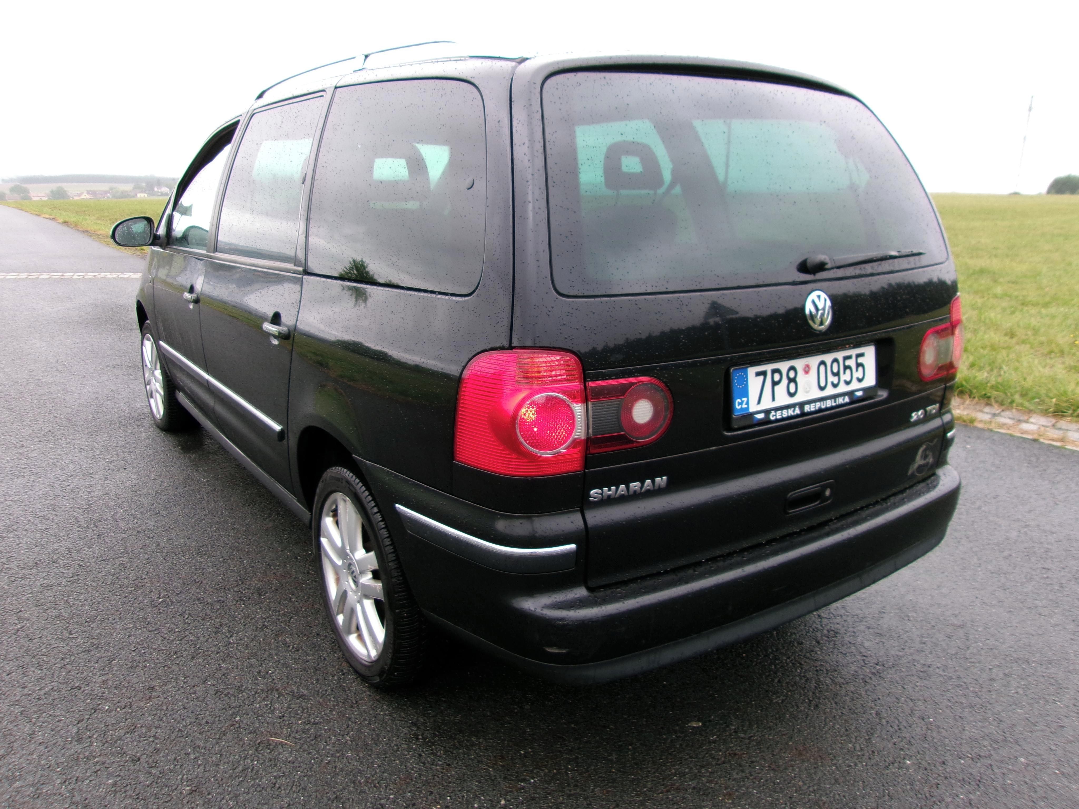 Volkswagen Sharan, 2,0TDI 103kw 7 místné - fotka 3