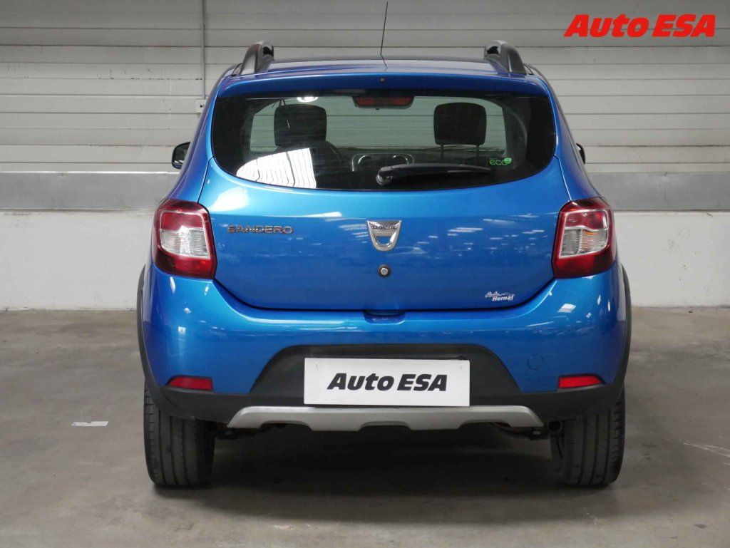 Dacia Sandero, 1.0,2.maj,ČR,AC,temp - fotka 5