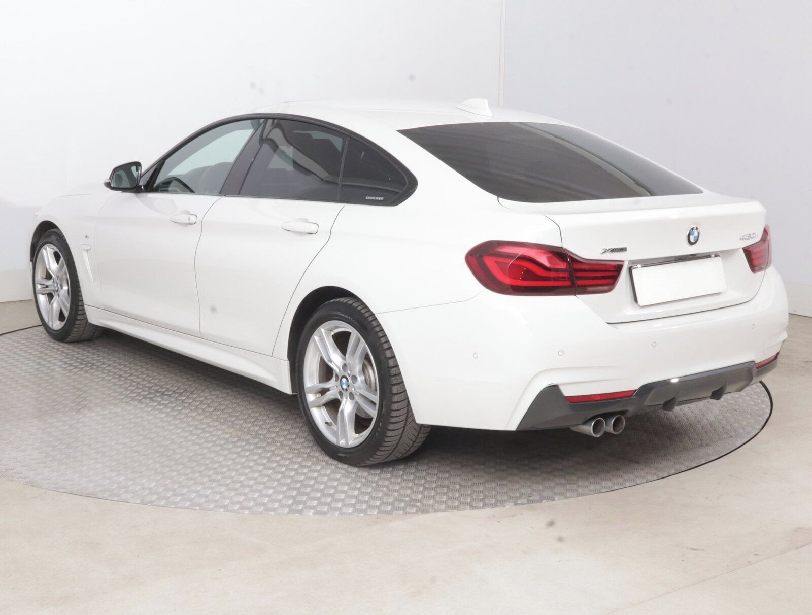 BMW Řada 4, 430i xDrive Gran Coupé - fotka 4