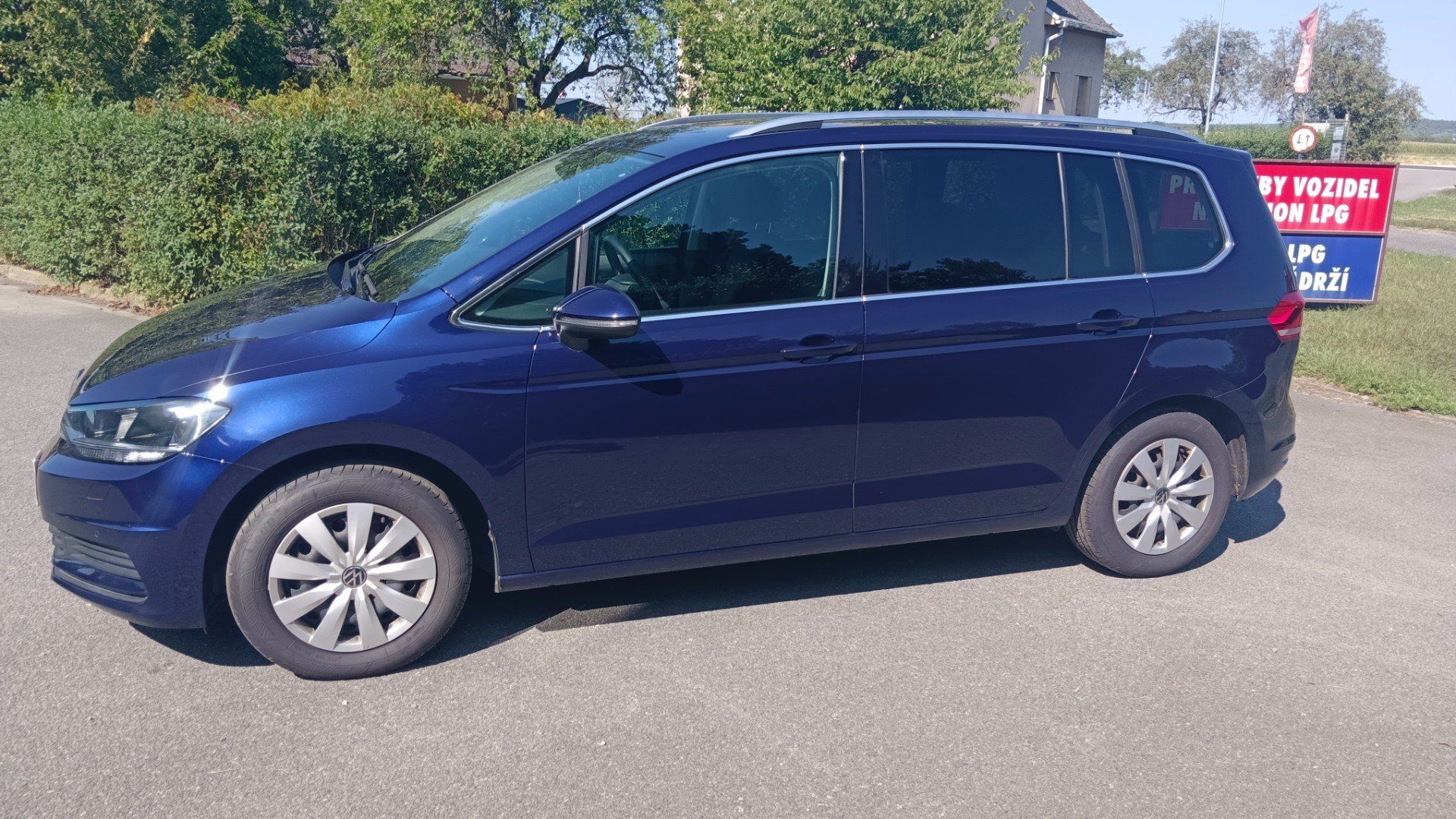 Volkswagen Touran, 1.5 110 KW 7Míst Odpočet DPH - fotka 3