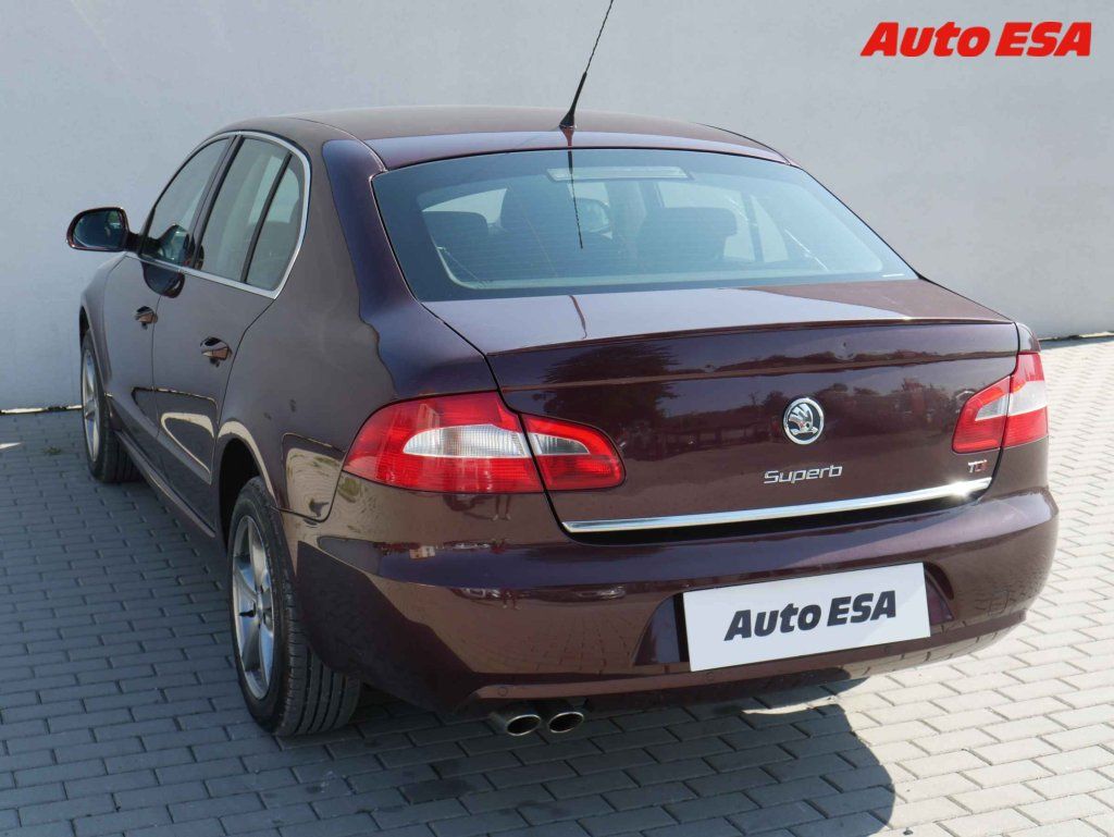 Škoda Superb, 2.0 TDI,2.maj,ČR - fotka 6