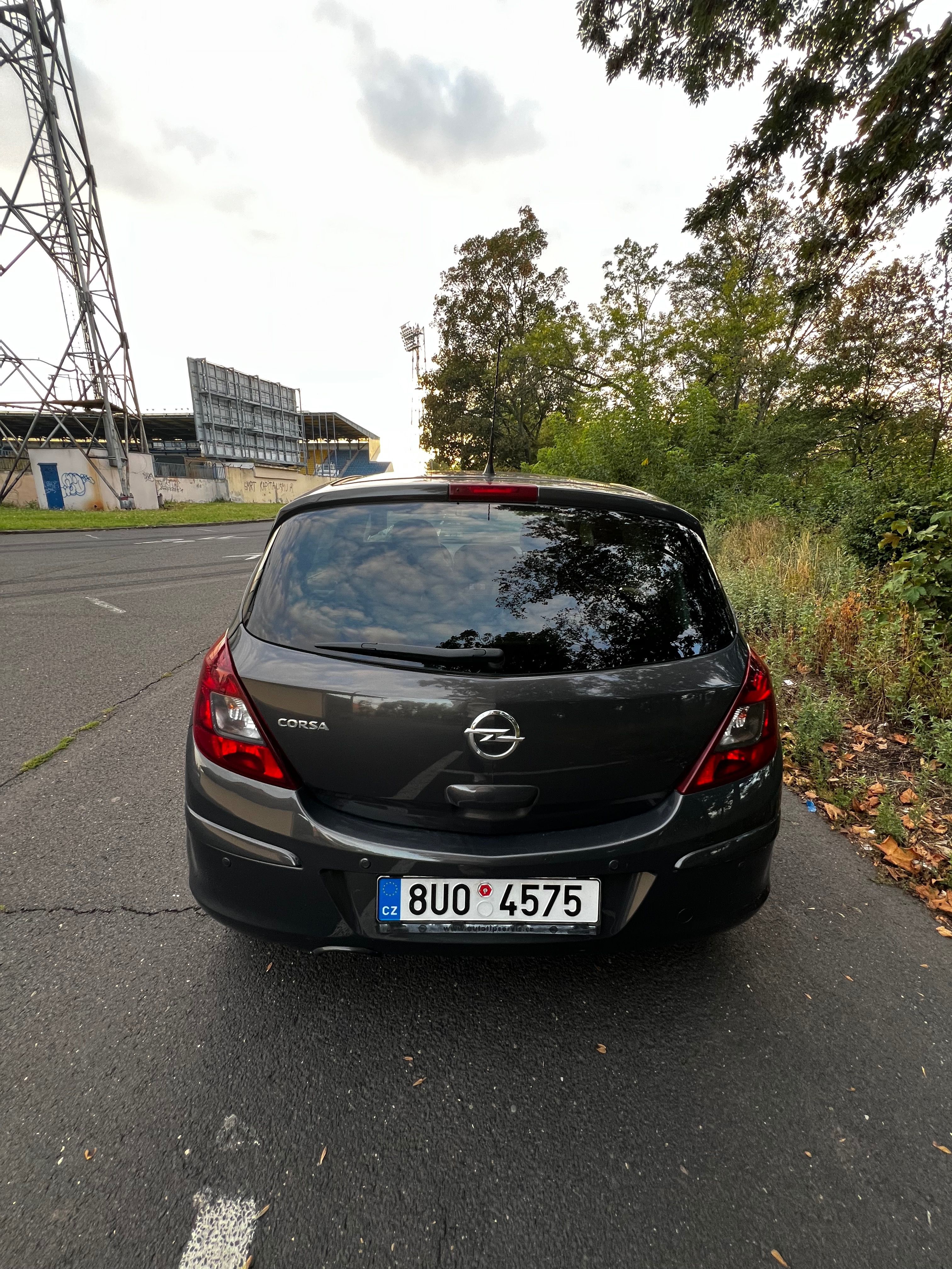 Opel Corsa, Opel Corsa 1.2 - na opravu - fotka 3