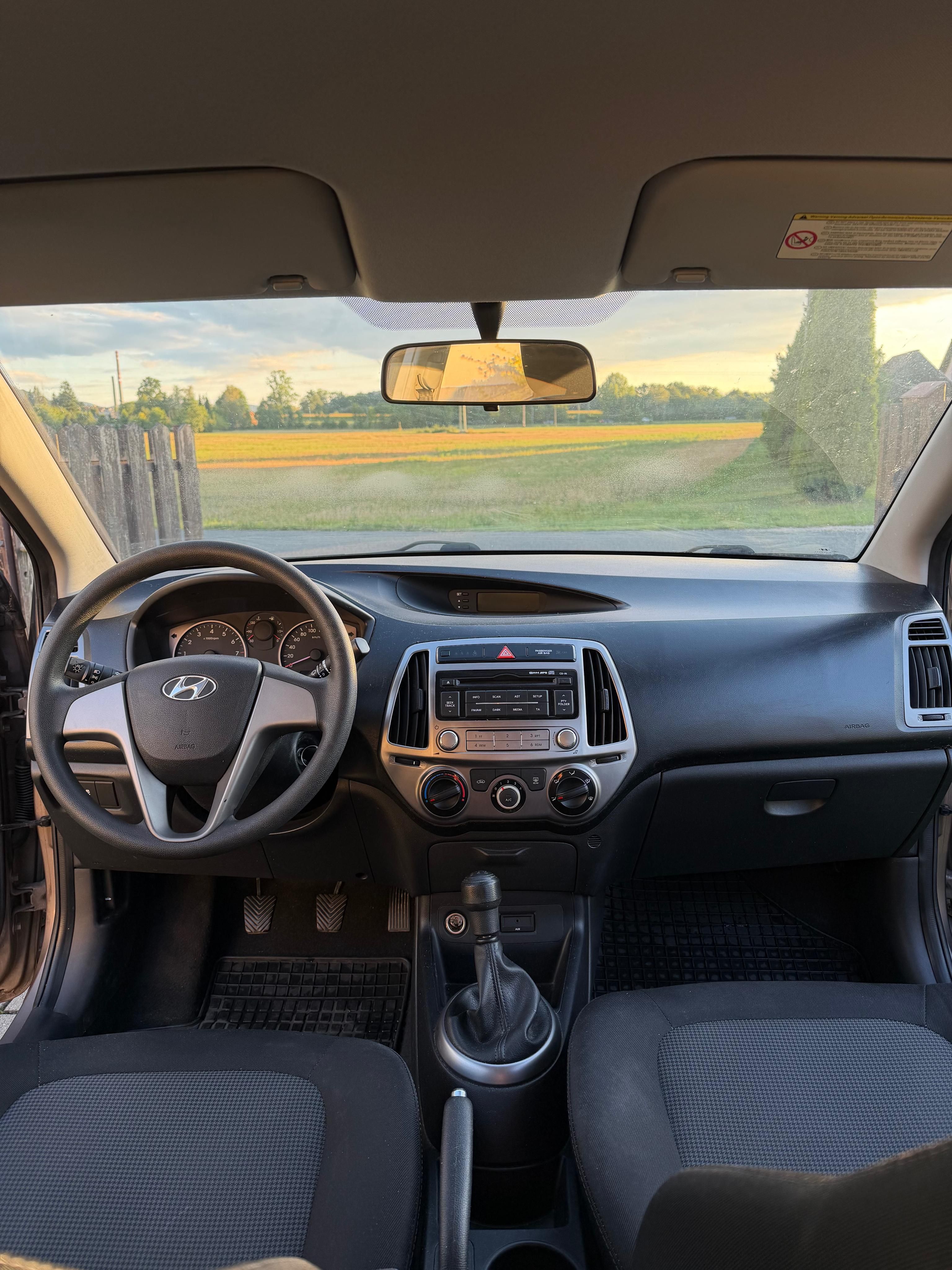 Hyundai i20, Hyundai i20, 1.3., 62kw, klima - fotka 6