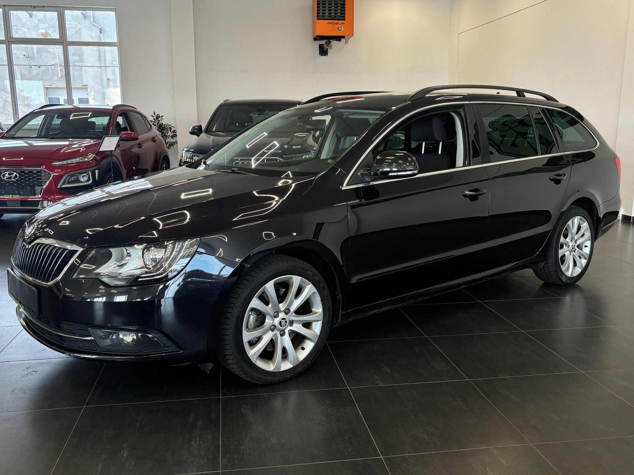 Škoda Superb, 2.0TDI 125kW DSG, LED, Senzory - fotka 3