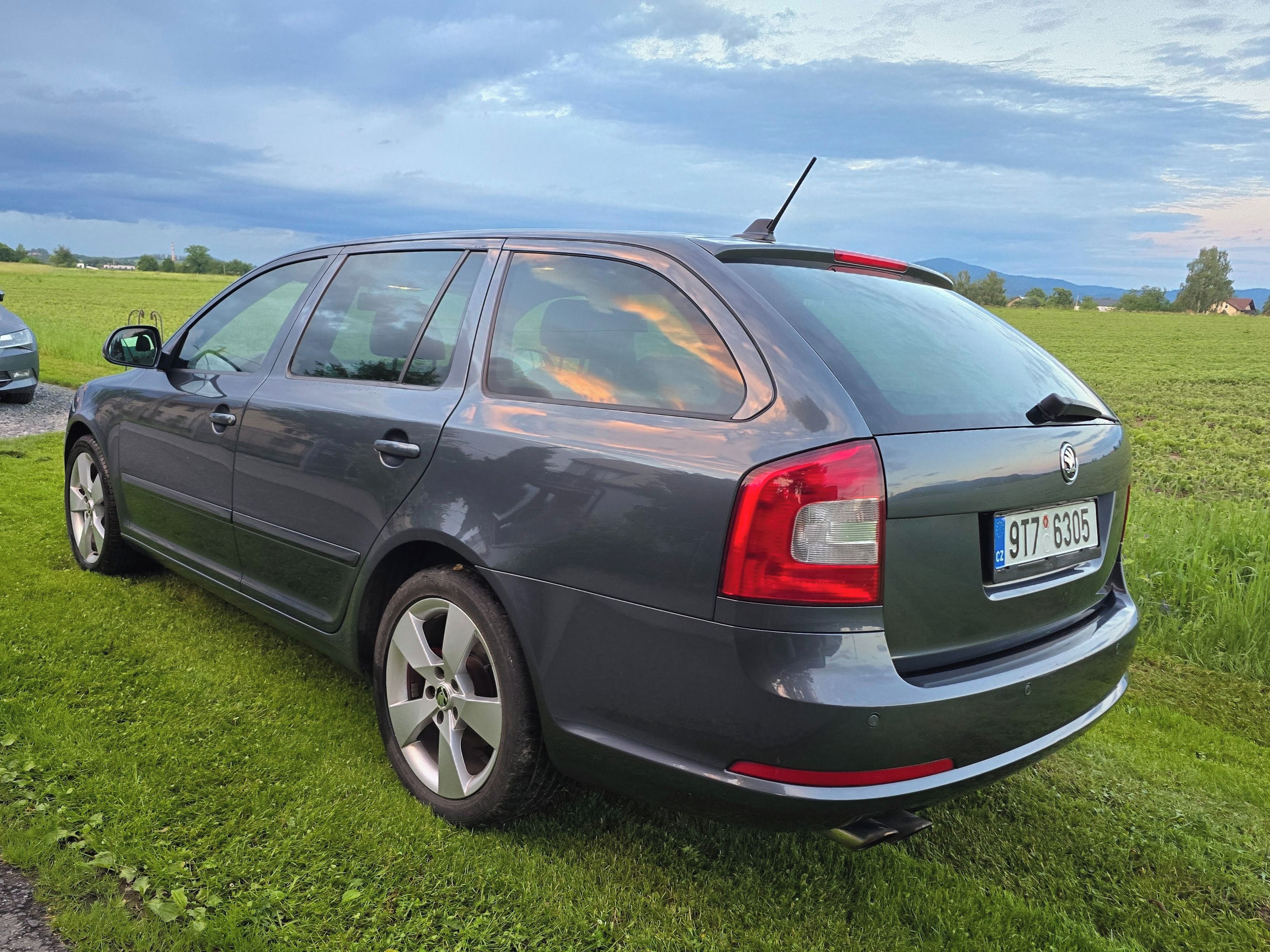 Škoda Octavia, Škoda Octavia RS combi 125kw - fotka 2