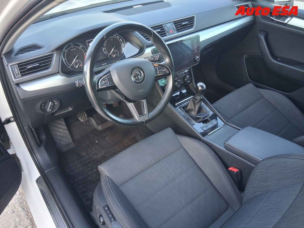 Škoda Superb, 2.0 TDi,2.maj,ČR - fotka 3